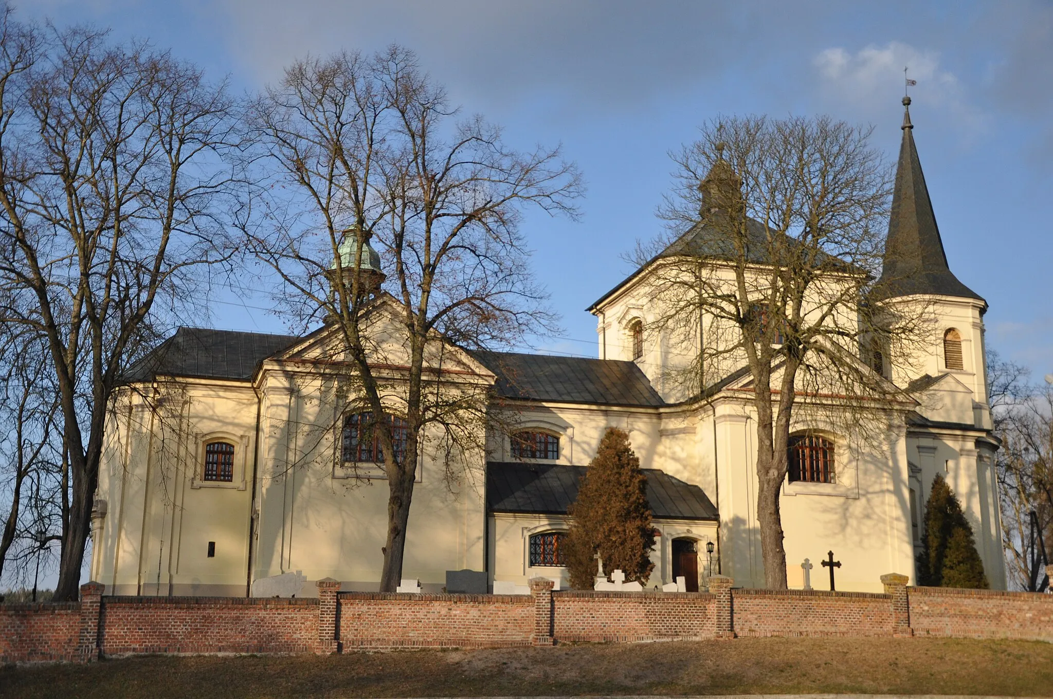 Photo showing: Kościół pod wezwaniem Św. Piotra i Pawła