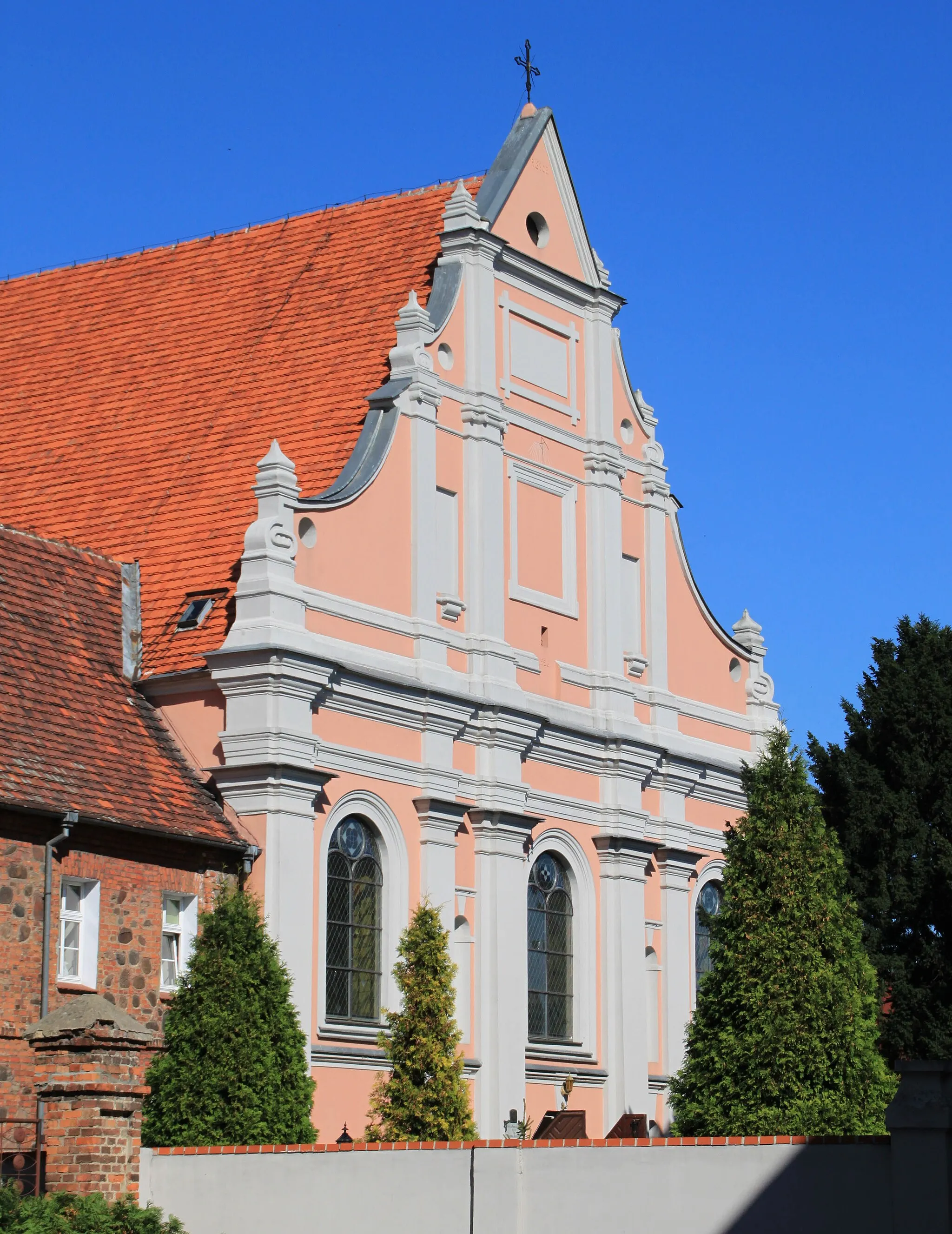 Photo showing: Śrem - kościół Narodzin NMP