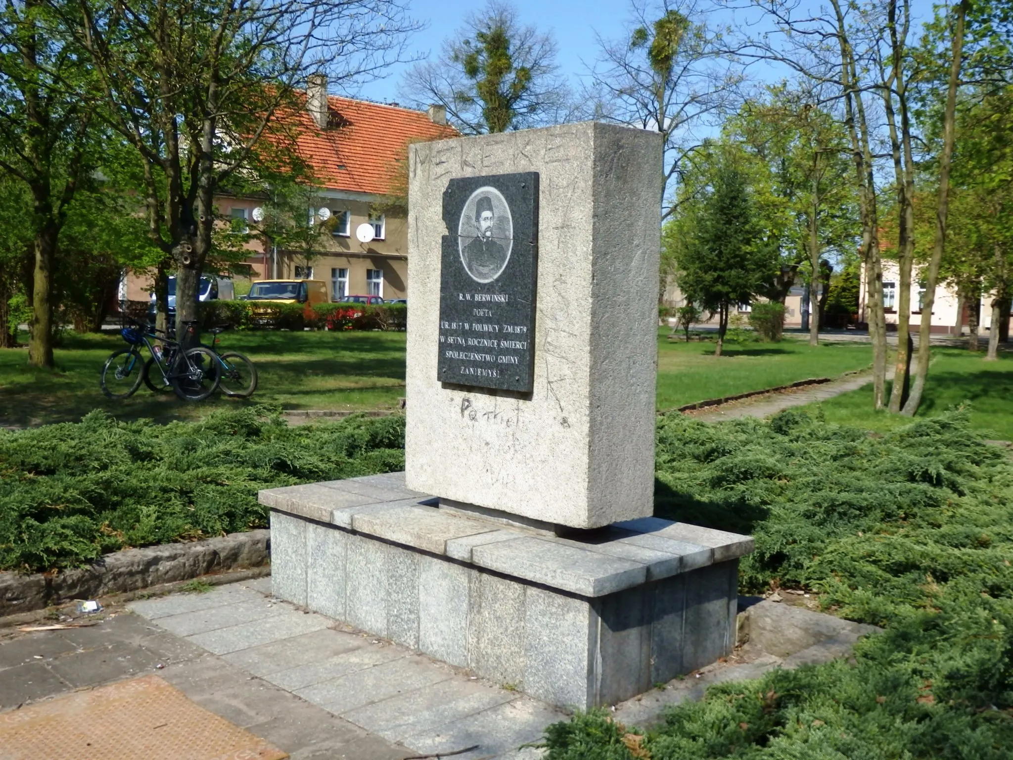 Photo showing: Ryszard Bewiński Monument in Zaniemyśl