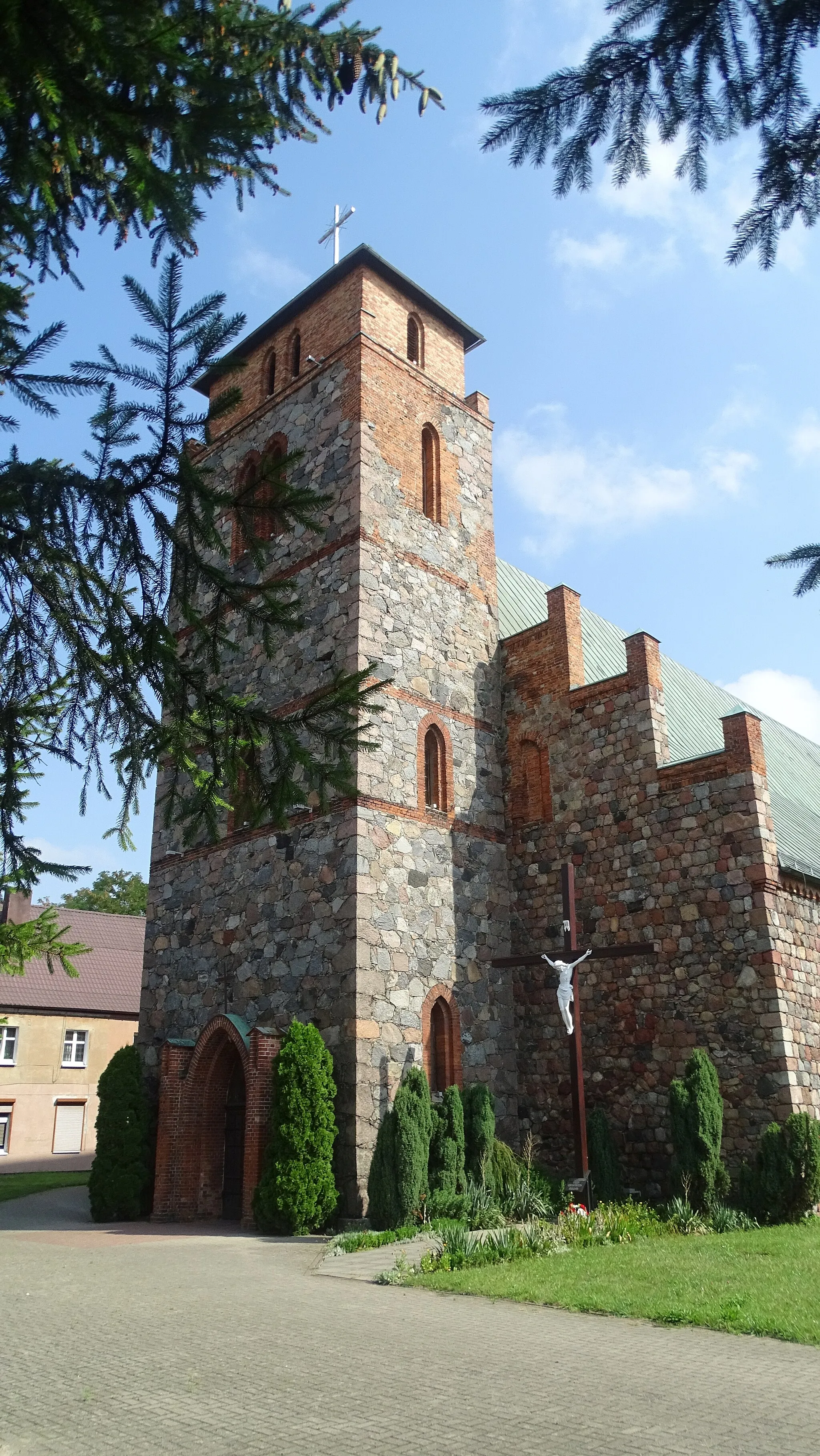 Photo showing: Kościół parafialny Matki Bożej Wspomożenia Wiernych w Baniach, 1240-1250