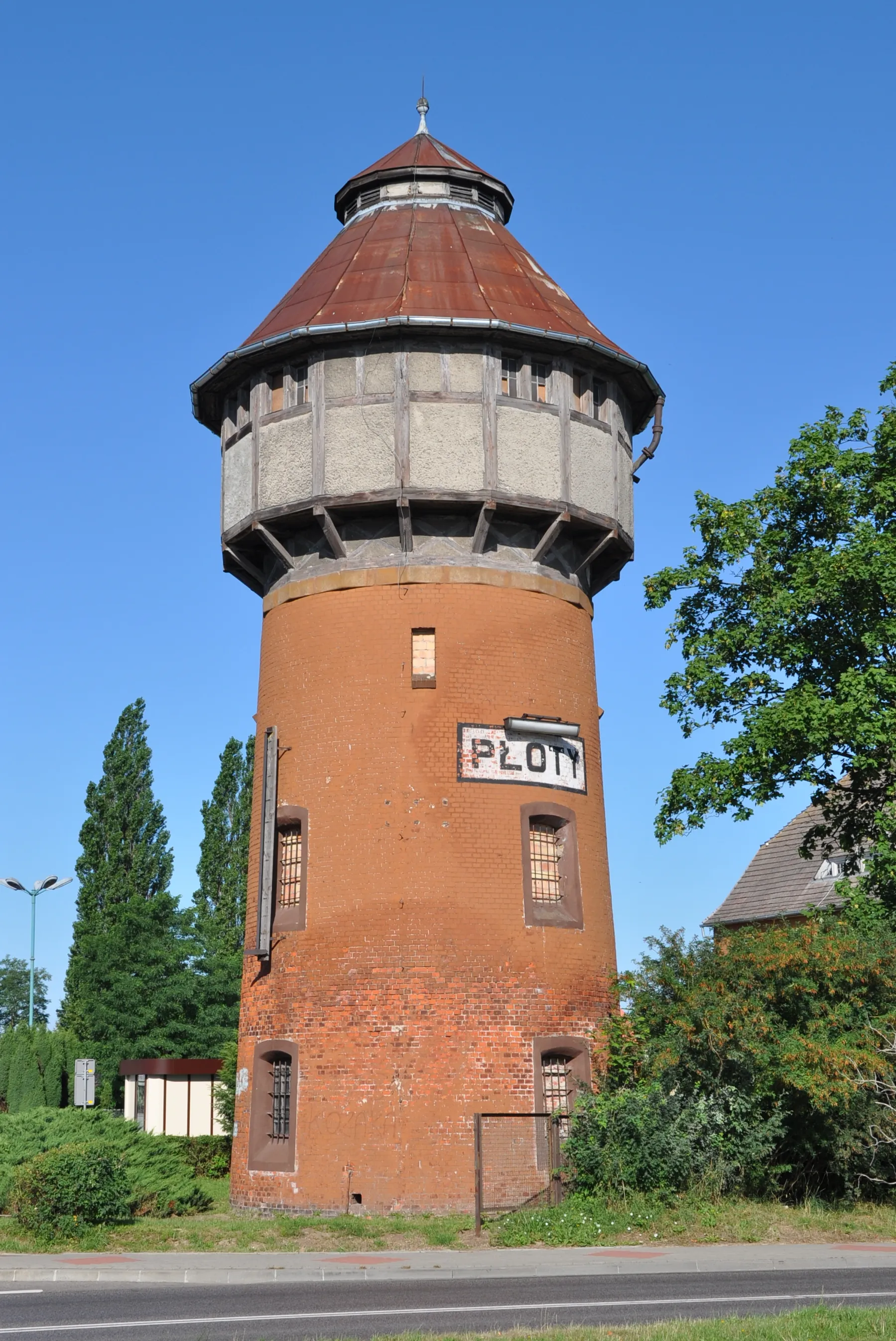 Photo showing: Rail water tower in Płoty, Poland