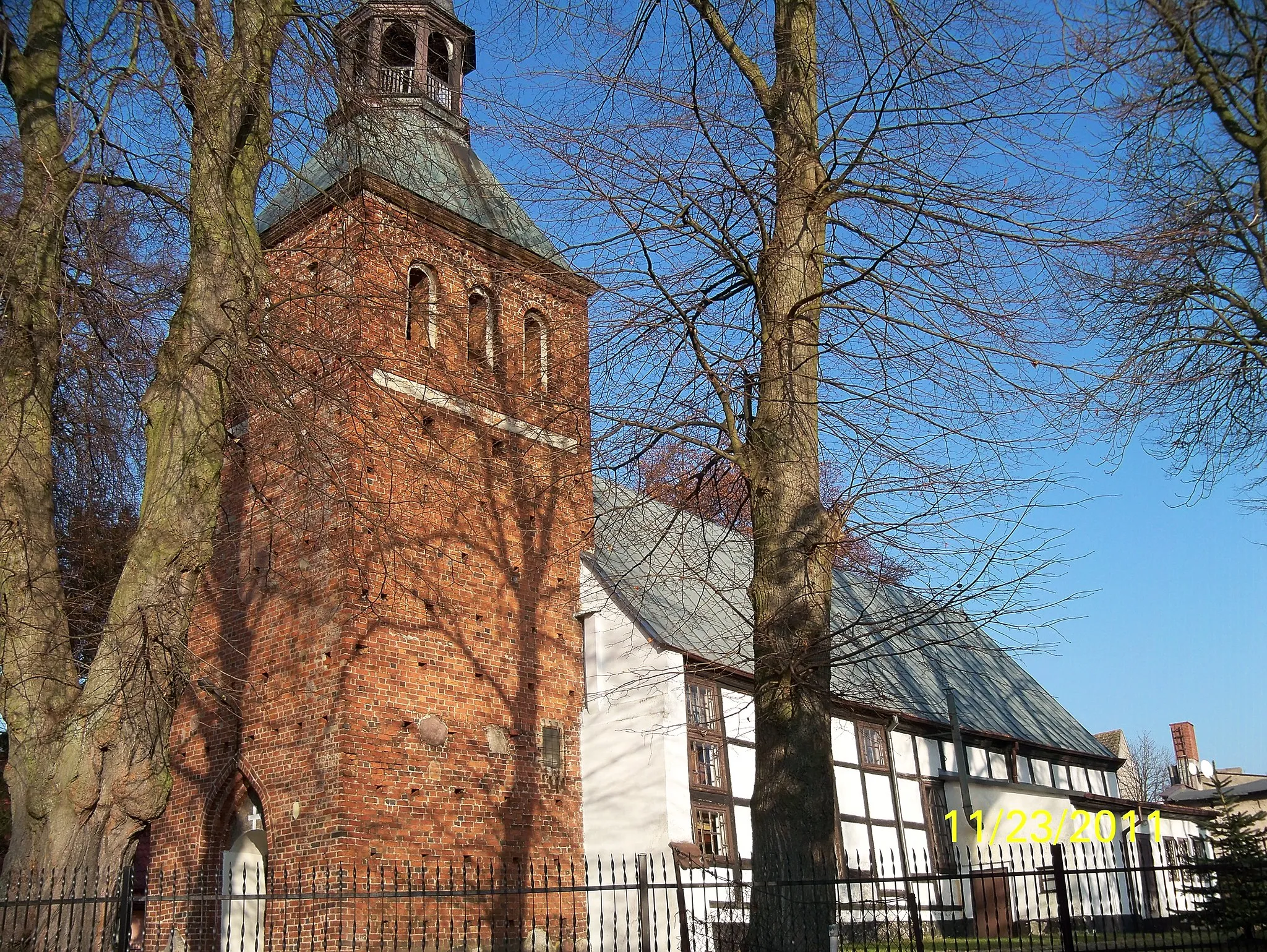Photo showing: Zabytkowy kościół w Sianowie