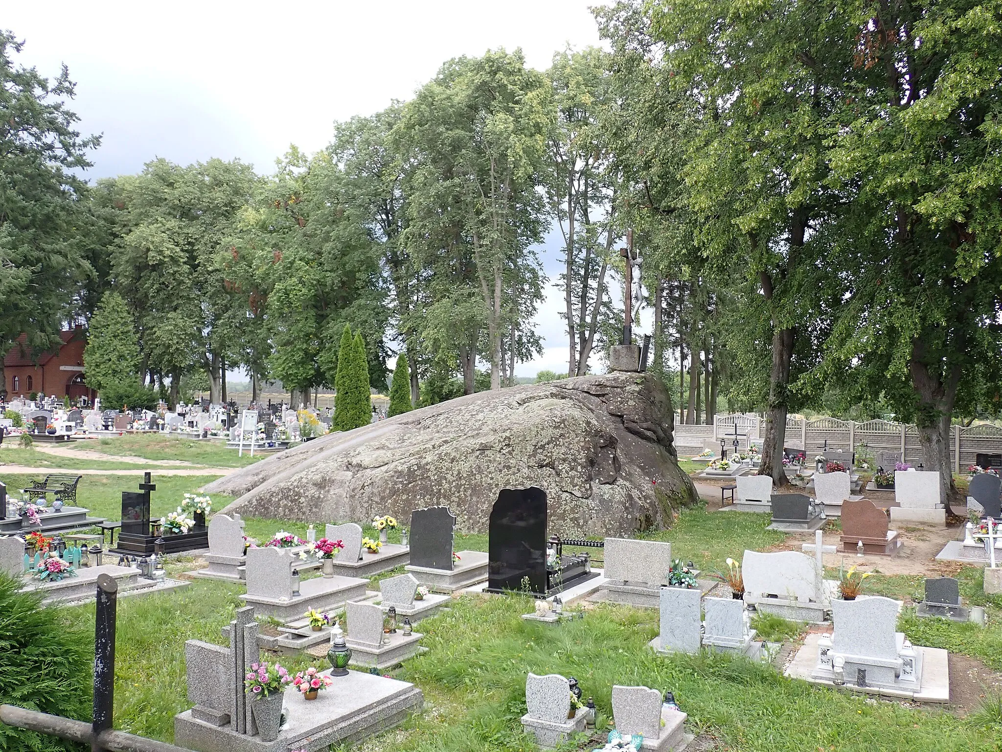 Photo showing: Stone Trygław on the cementary in Tychowo, NW Poland