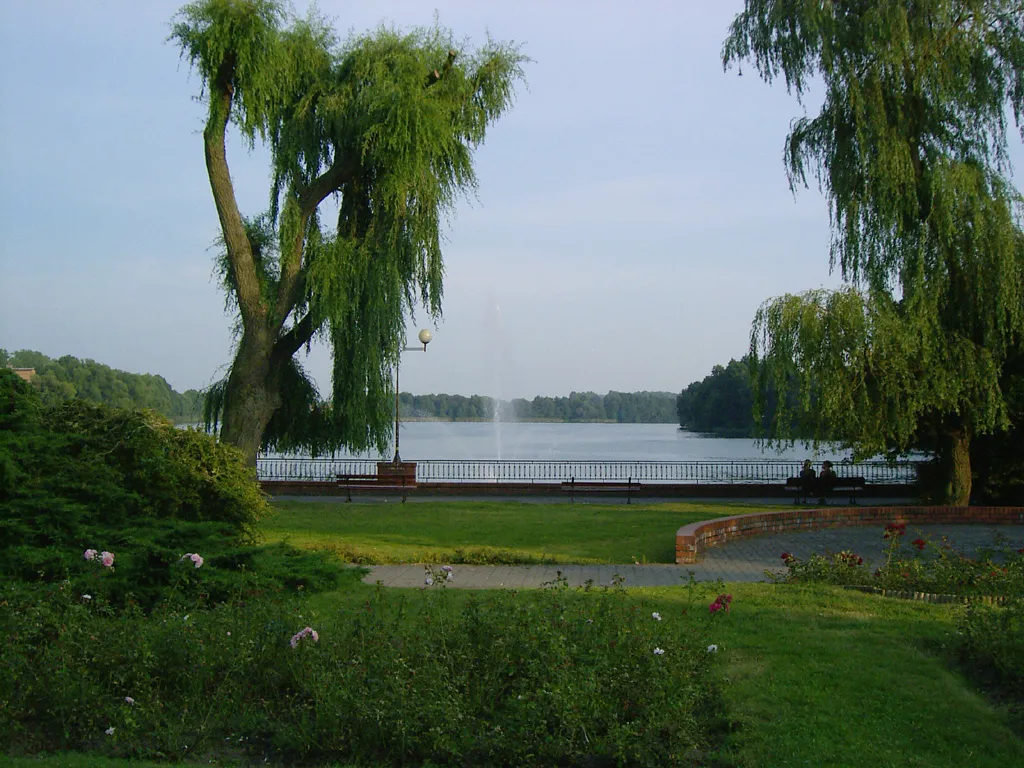 Photo showing: Lake Zamkowe, city park