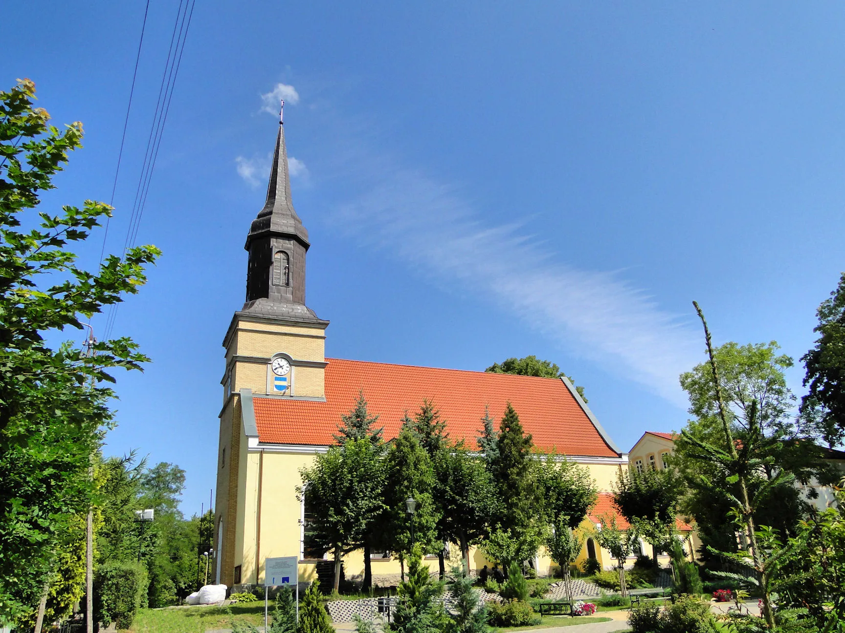 Photo showing: Węgorzyno, ul. Grunwaldzka - rzymskokatolicki kościół parafialny p.w. Wniebowzięcia Najświętszej Maryi Panny