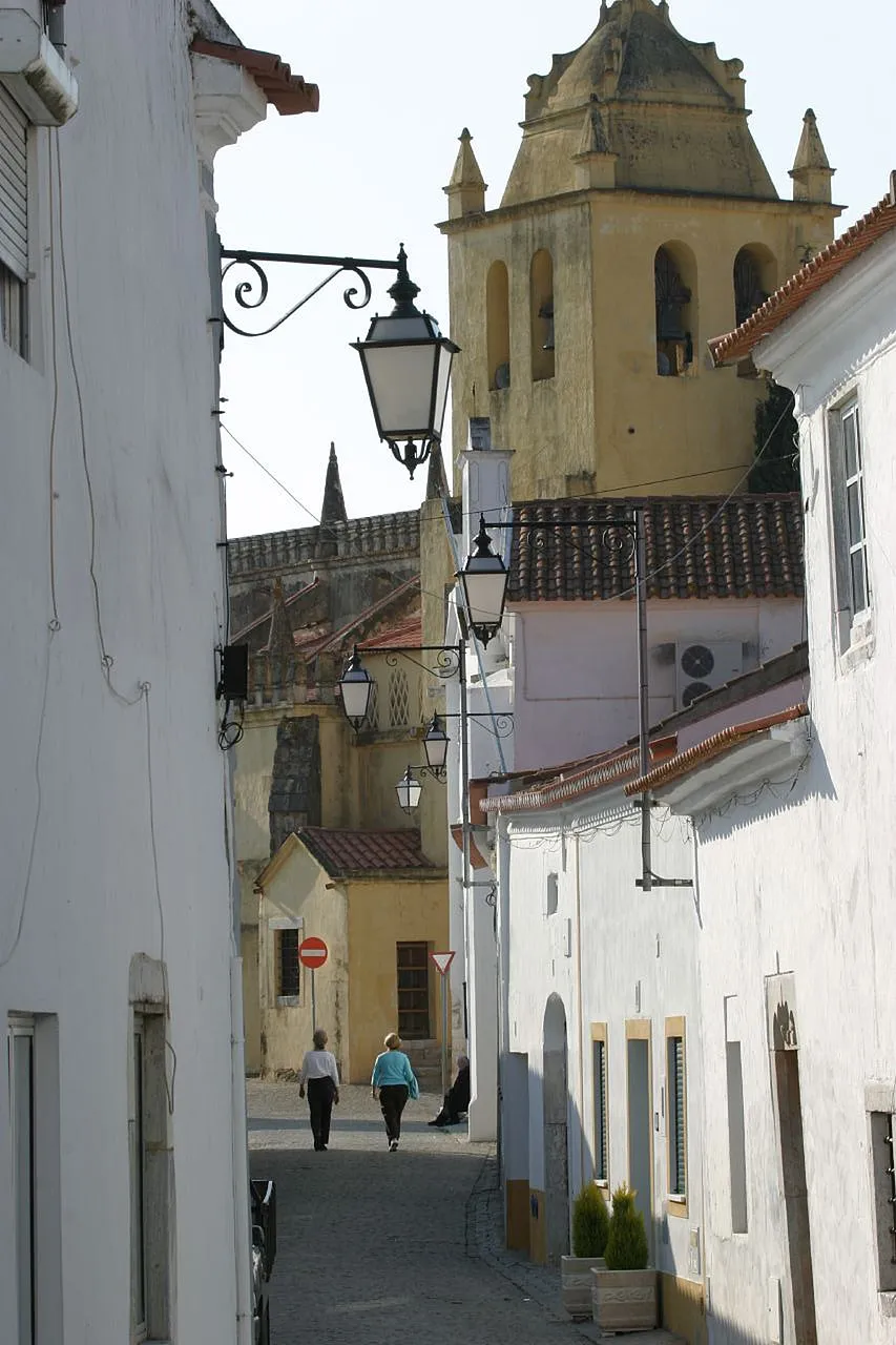 Photo showing: Street in Alvito, Portugal