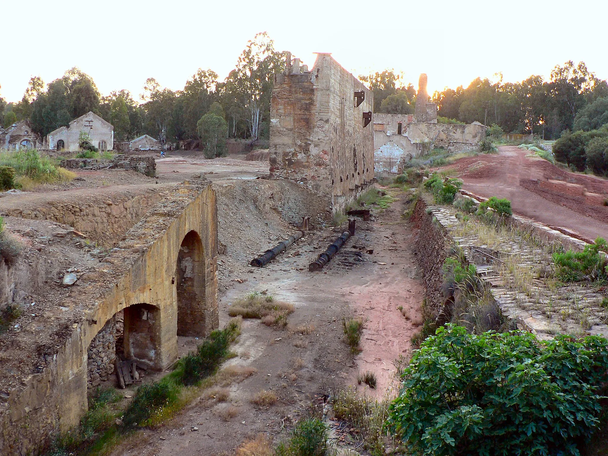 Photo showing: Instalações abandonadas das Minas de São Domingos