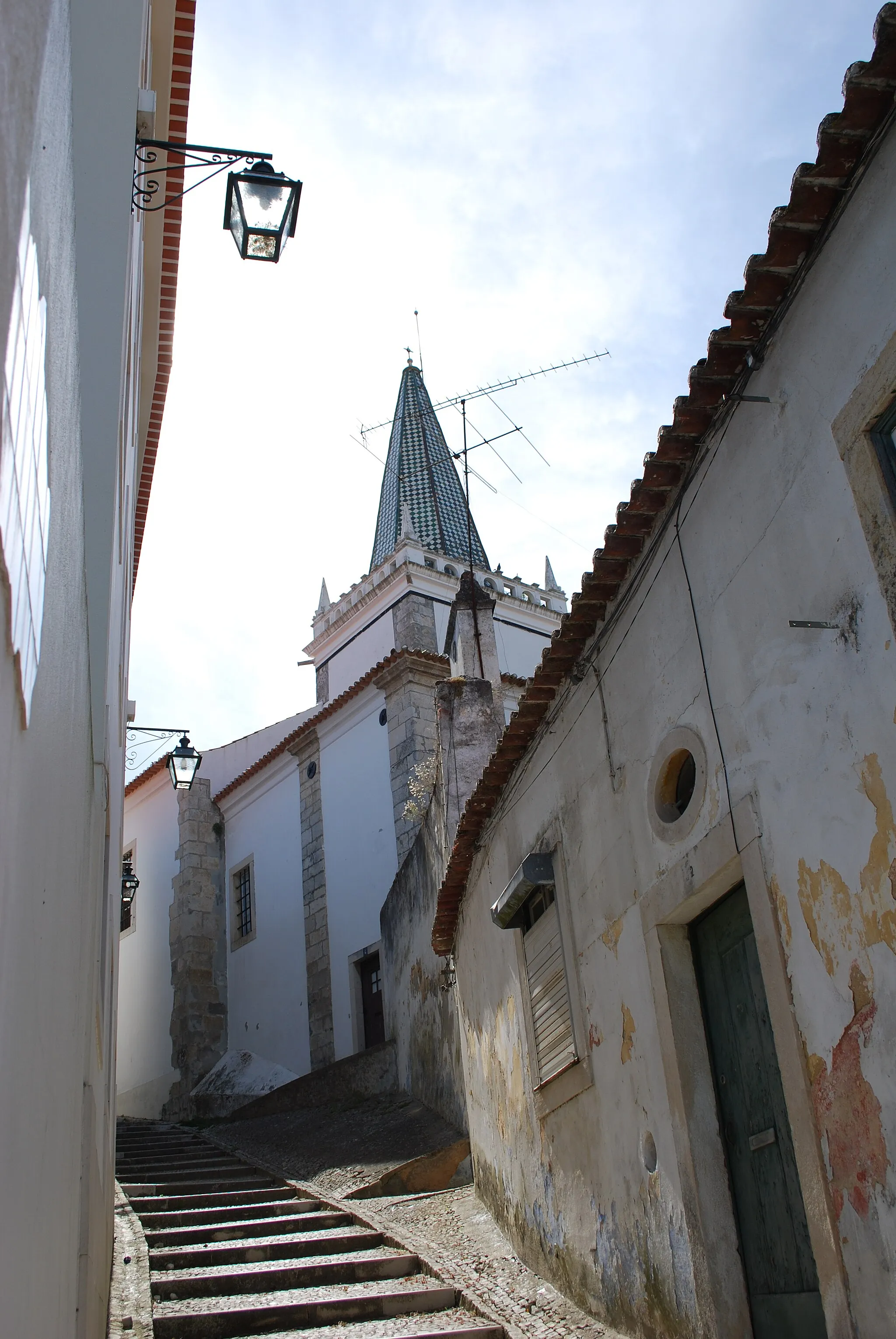 Photo showing: Church of Santo Estevão or Church if the Most Hly Miracle of Santarém and little stairs of the Most Holy Miracle of Santarém