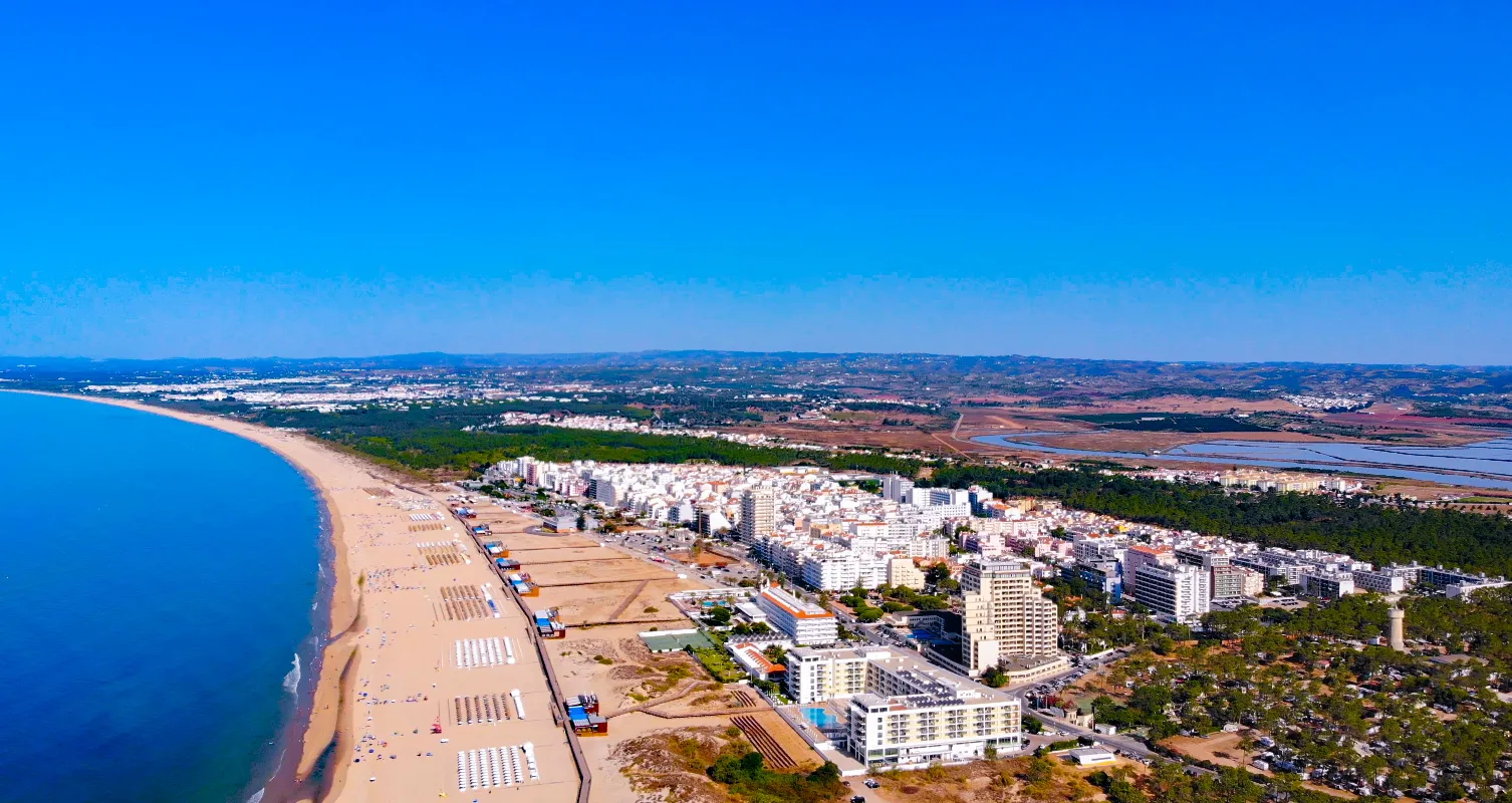 Photo showing: Monte Gordo aerial view towards West (Algarve, Portugal)
