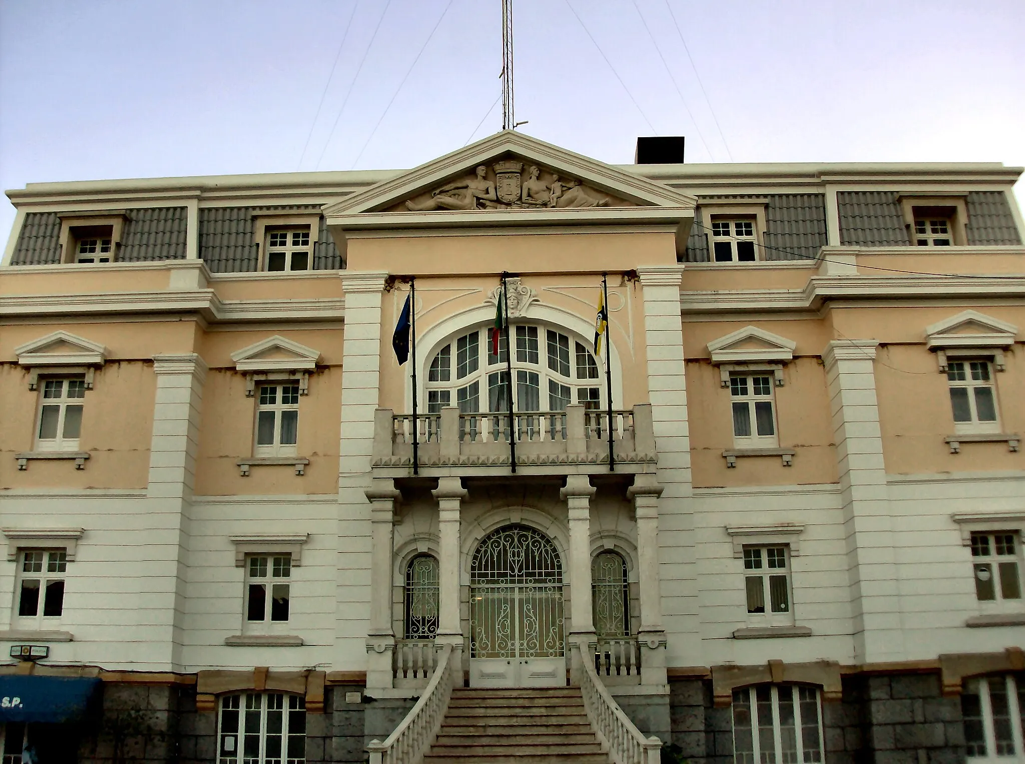 Photo showing: Loures City Council