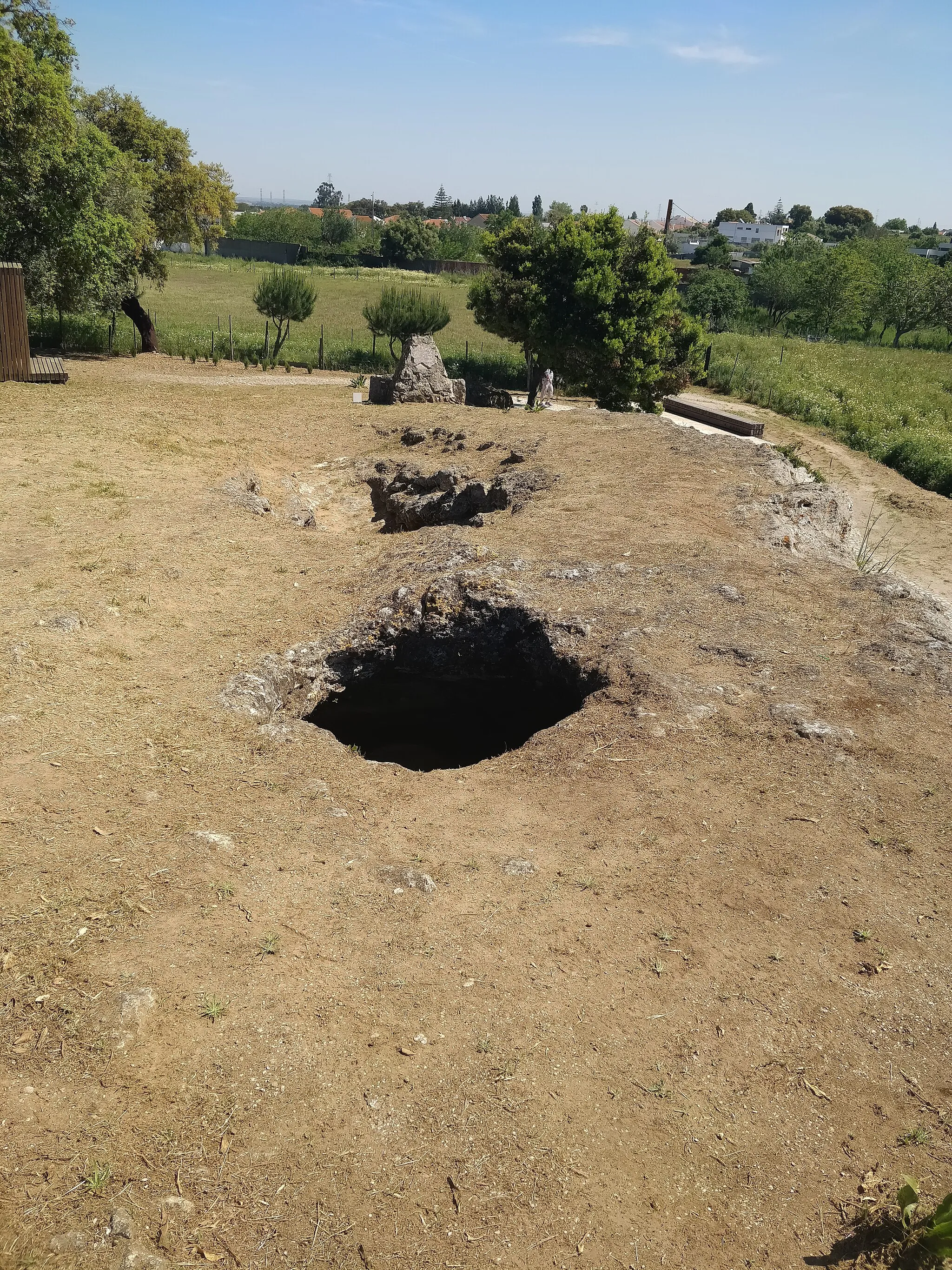 Photo showing: Artificial caves of Casal do Pardo, near Palmela, Setubal District, Portiugal, showing the holes deliberately left in the ceilings