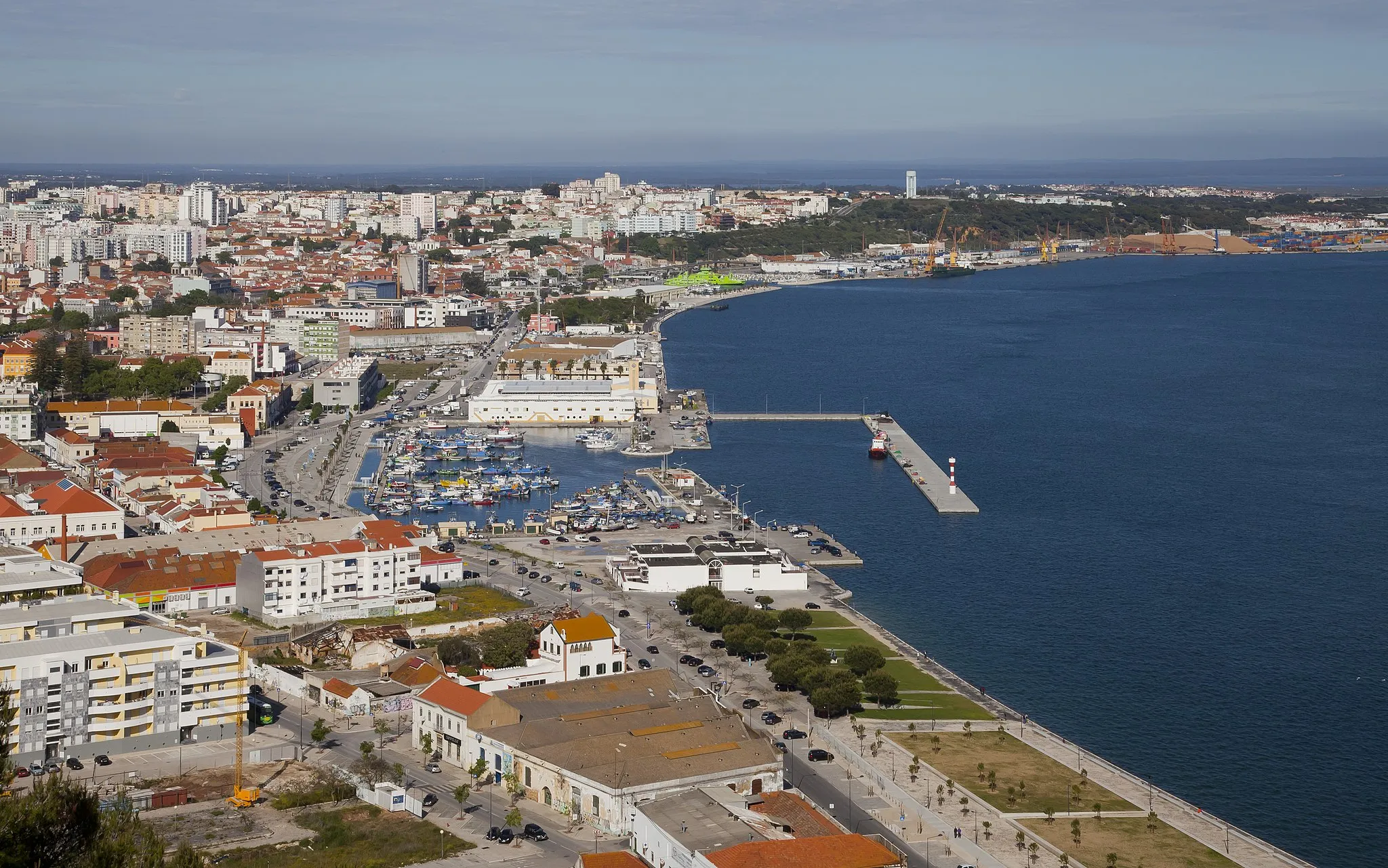 Photo showing: View of Setubal from the Fort of Saint Philip, Portugal