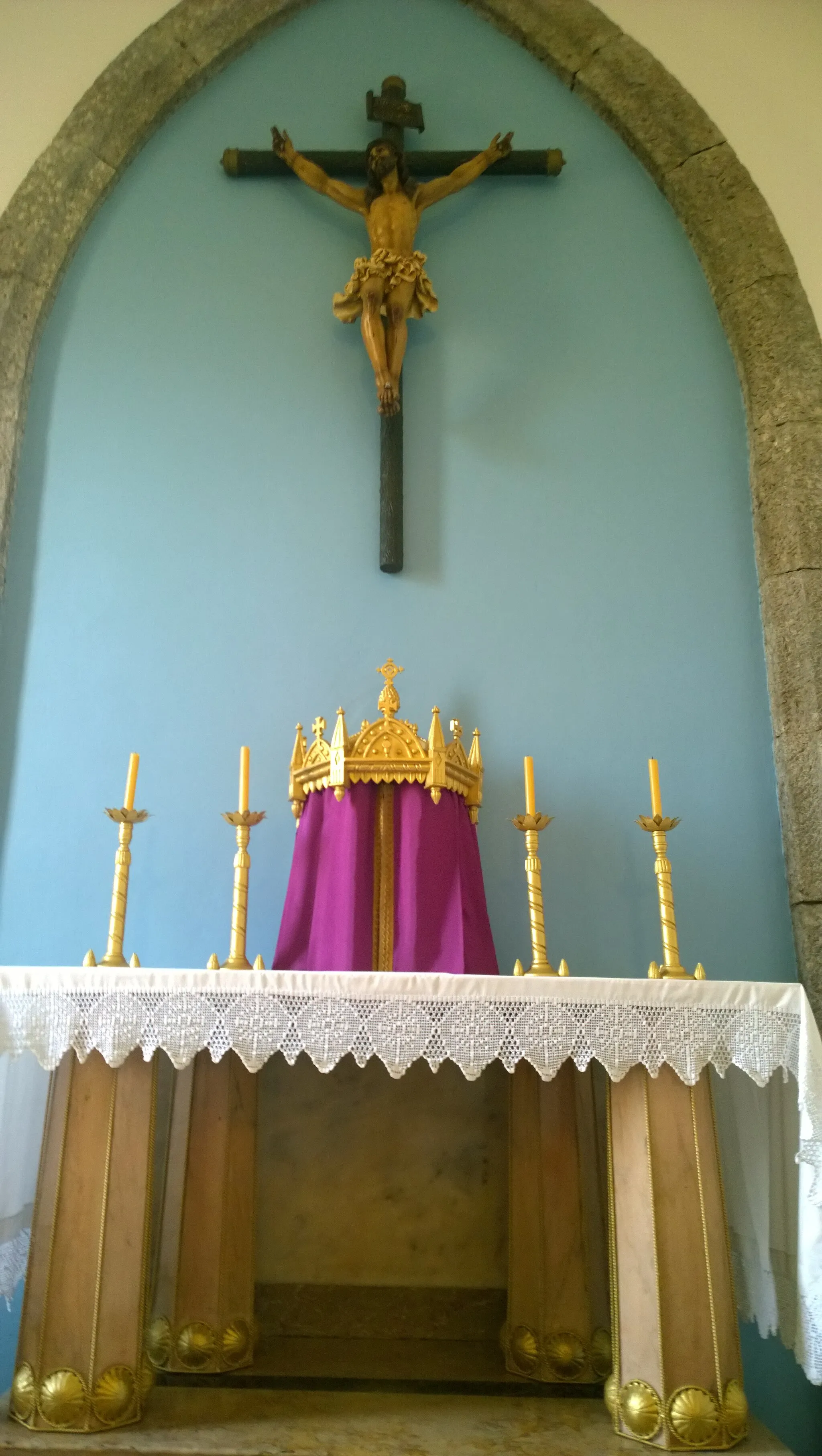 Photo showing: Altar da capela do Lar da Sãozinha