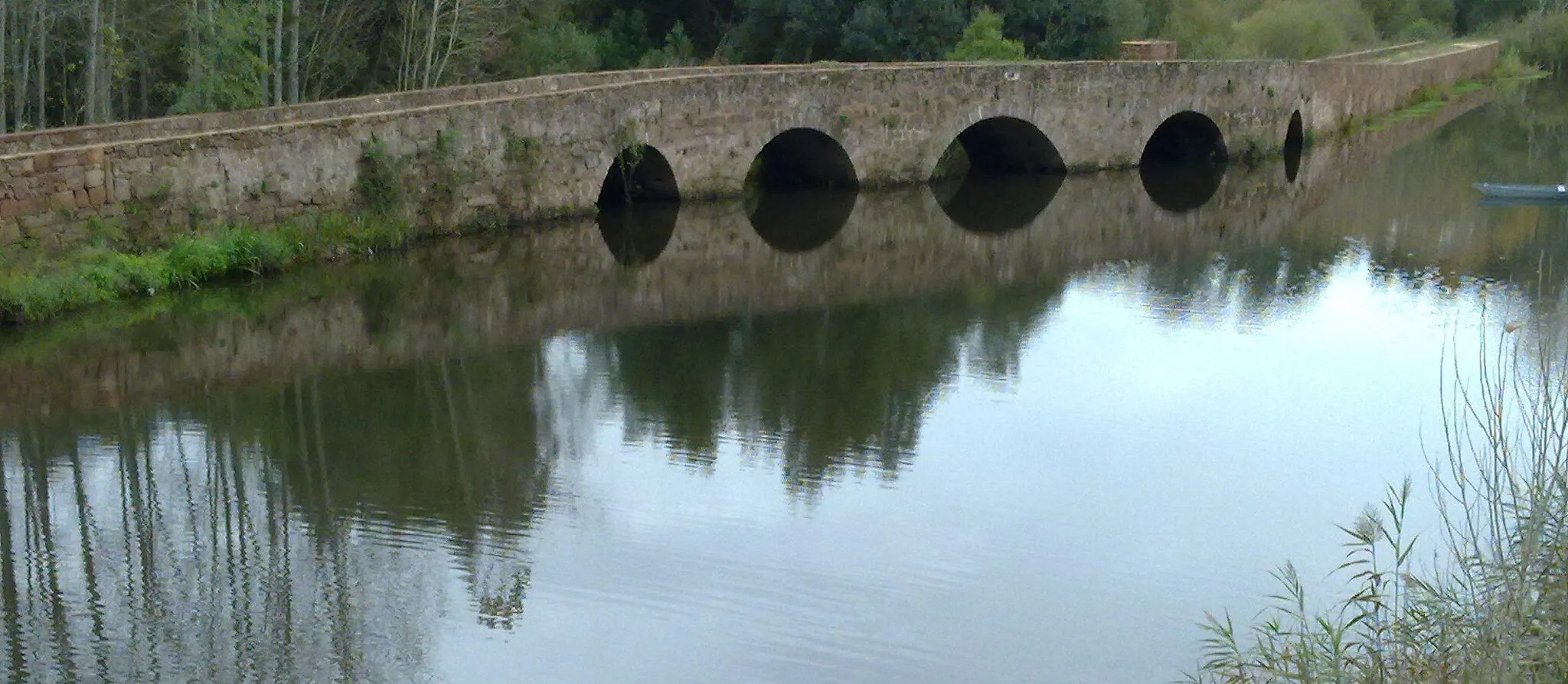 Photo showing: Medieval bridge over the Marnel river, in Lamas do Vouga (Agueda)