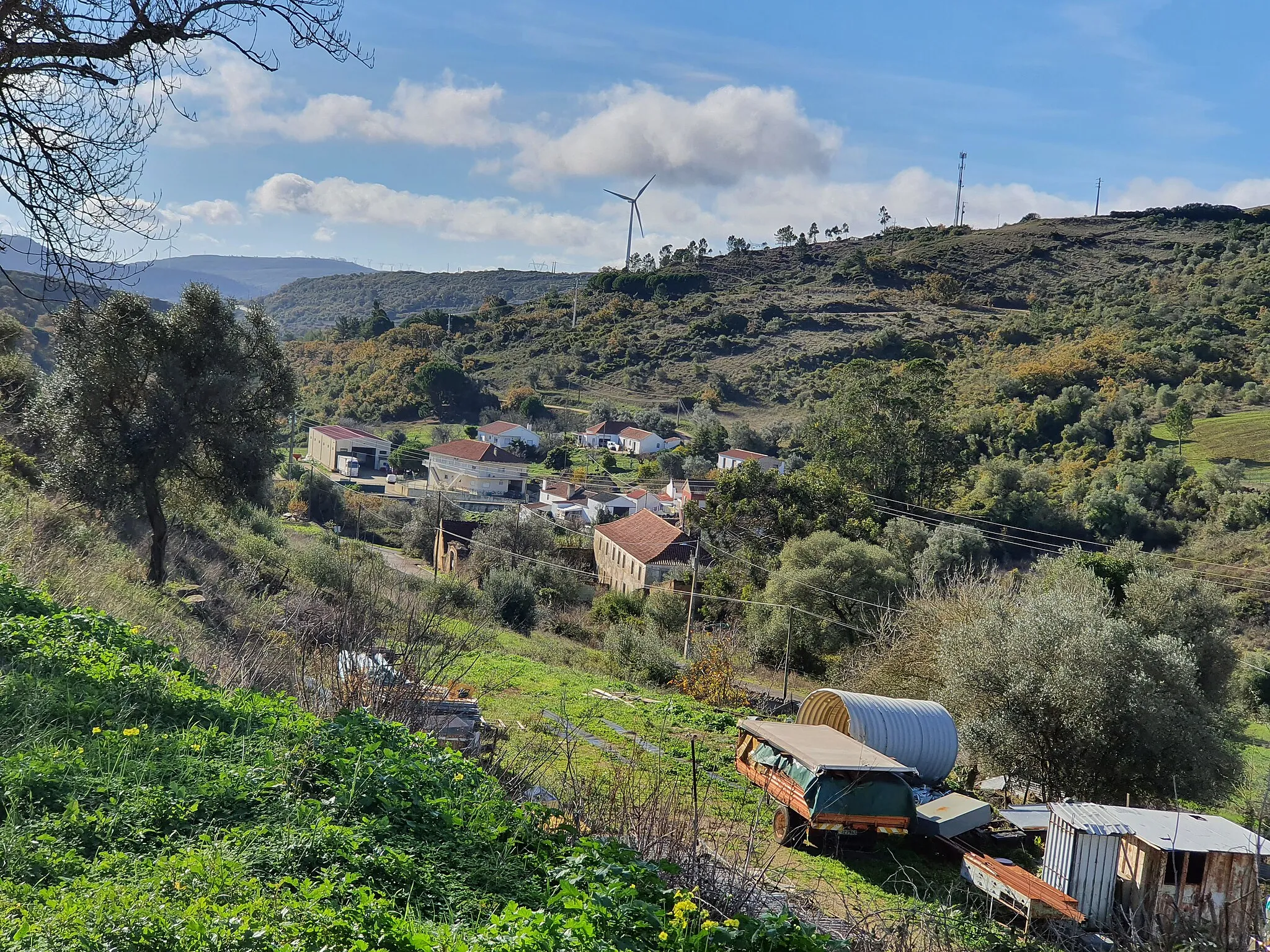 Photo showing: Arranhó