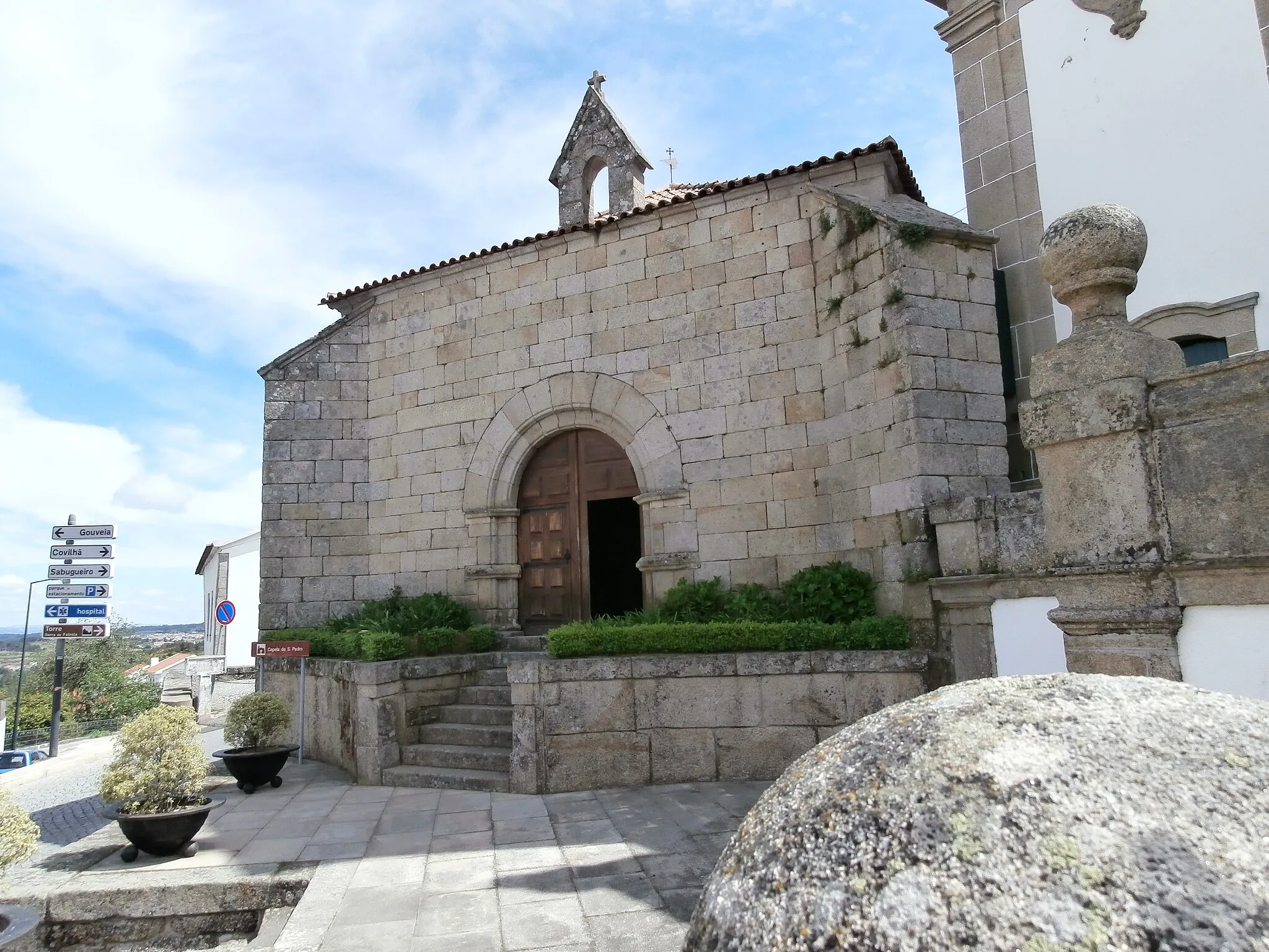 Photo showing: Capela de São Pedro em Seia