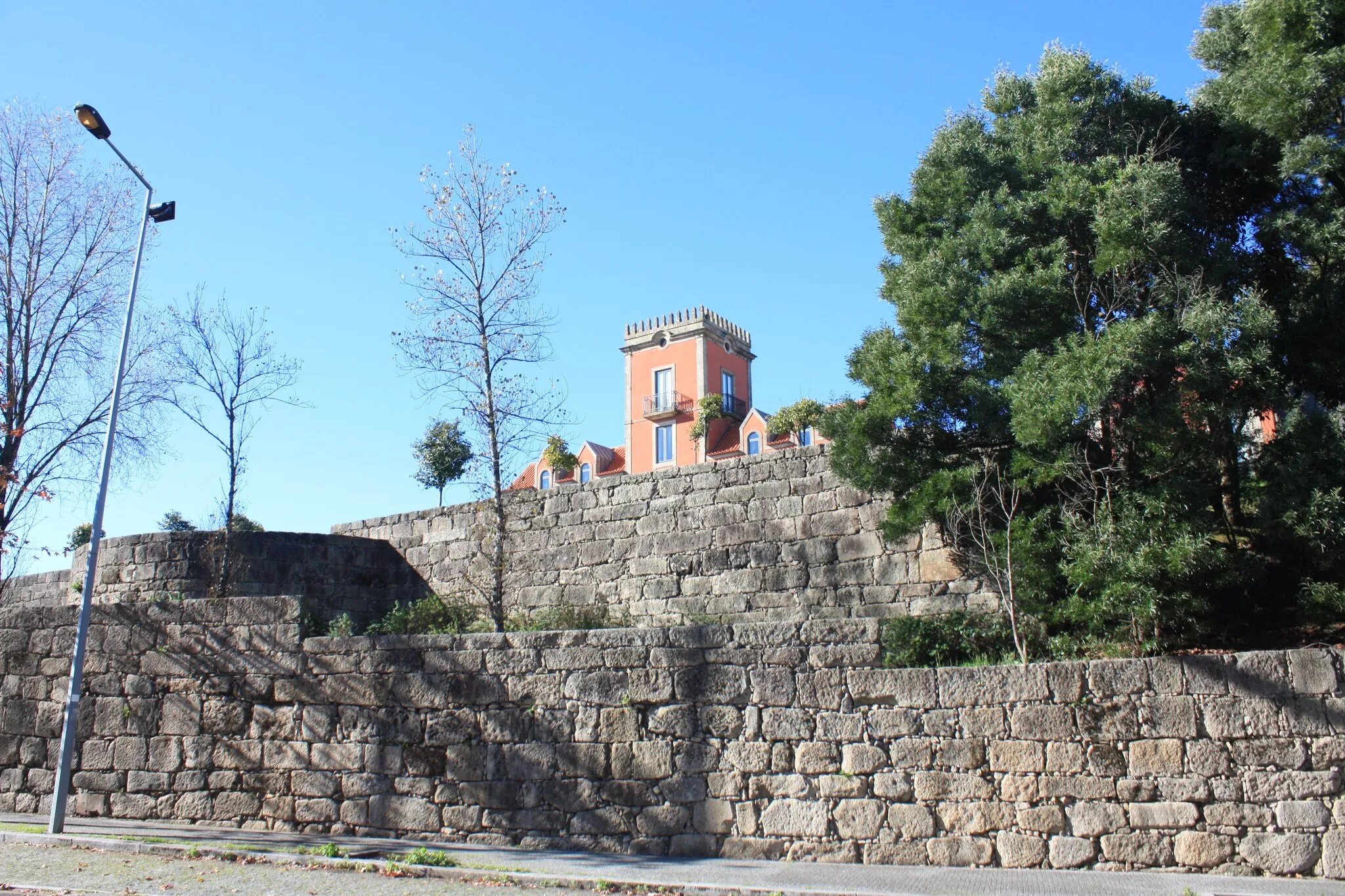 Photo showing: Casa e Quinta da Caverneira - freguesia de Águas Santas, concelho da Maia, distrito do Porto.