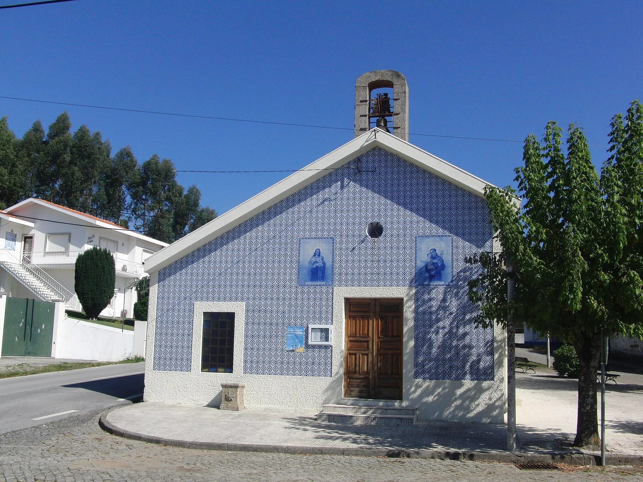 Photo showing: Capela de Olivães (Nogueira da Regedoura)