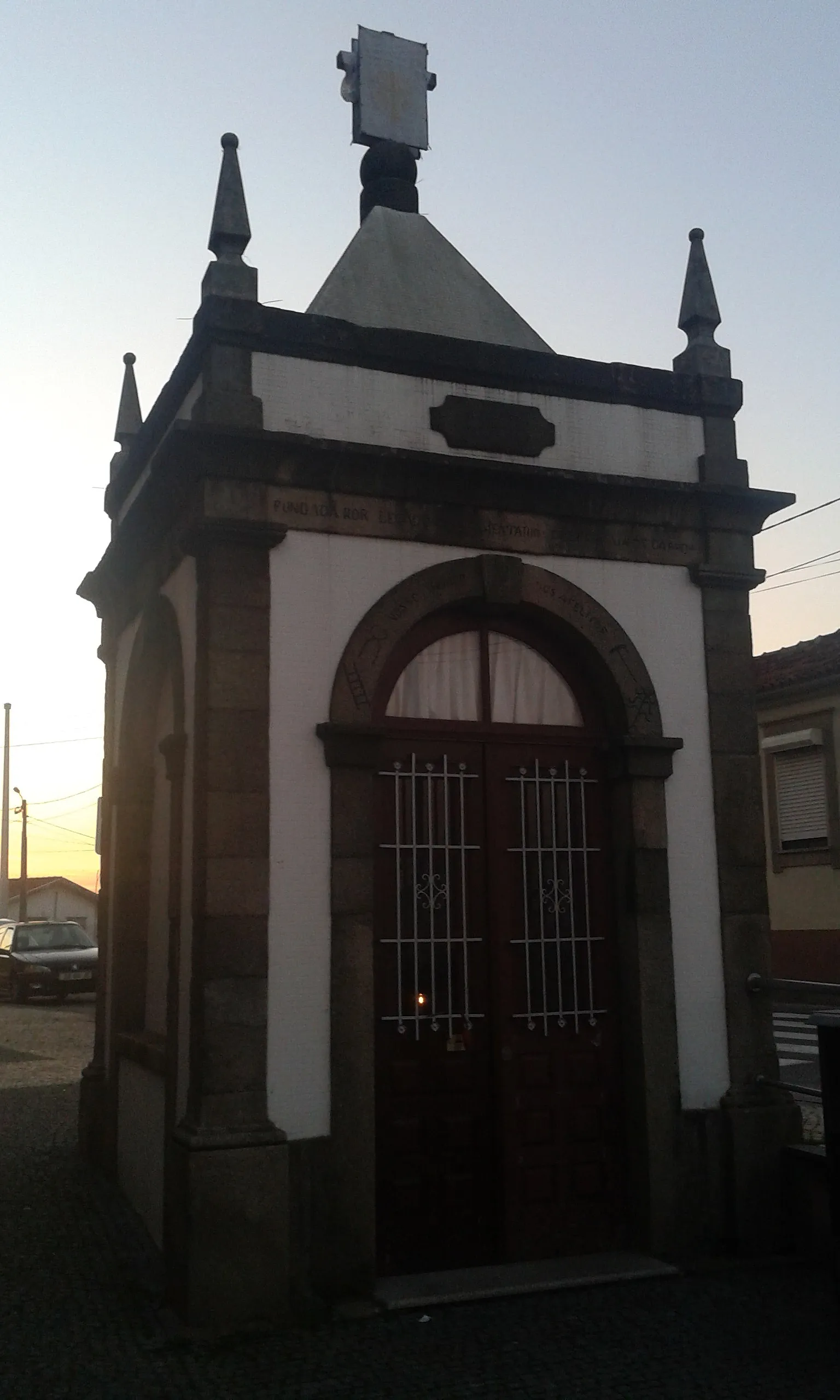 Photo showing: Capela do Senhor dos Aflitos Nogueira da Regedoura