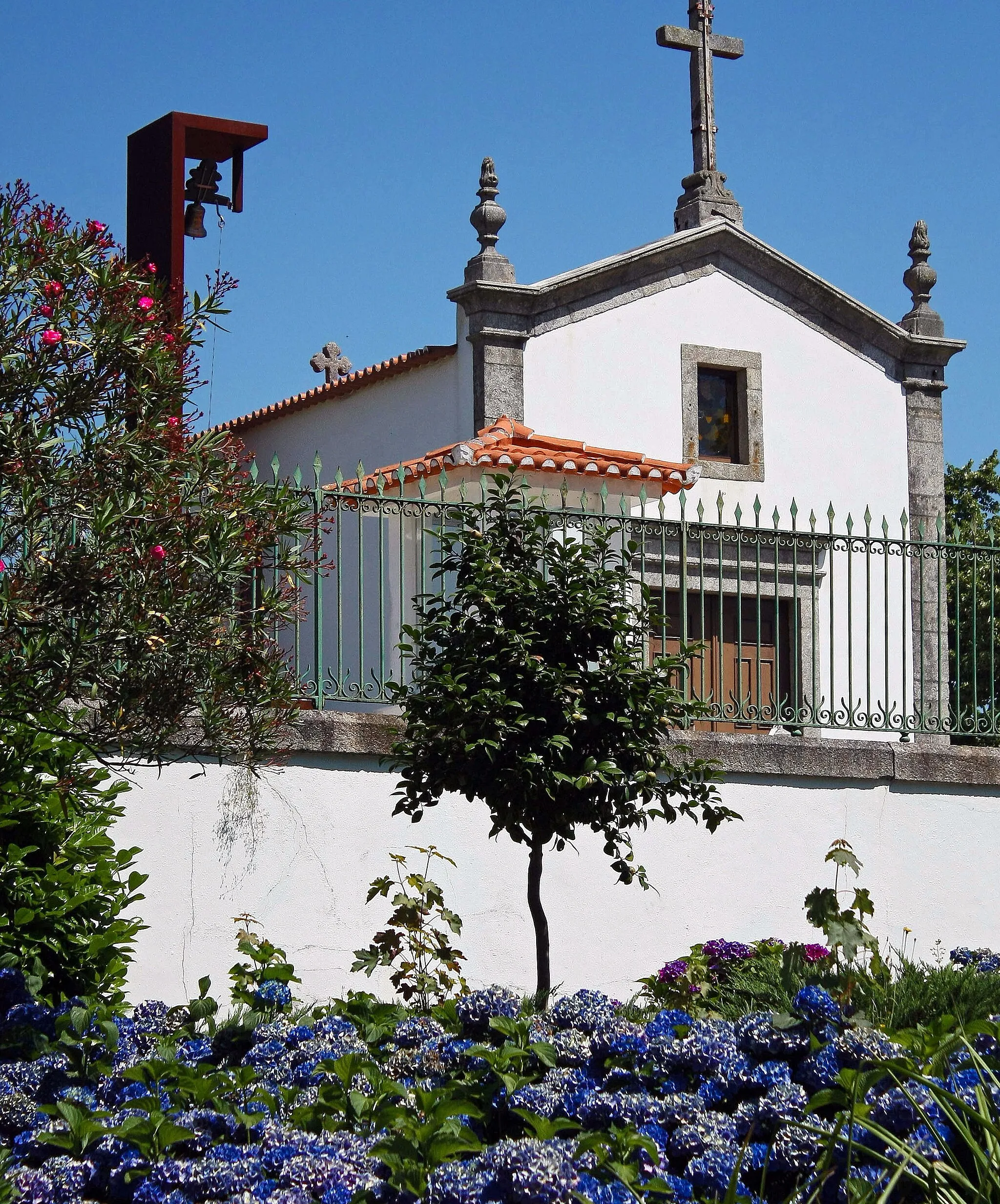 Photo showing: Capela do Senhor do Calvário - Valongo - Portugal 🇵🇹