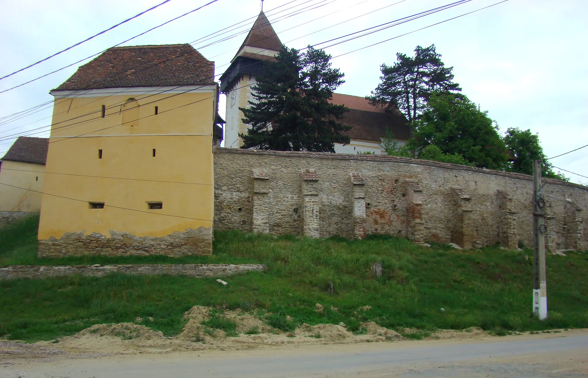 Photo showing: Lutheran church in Apold, Mureș County, Romania