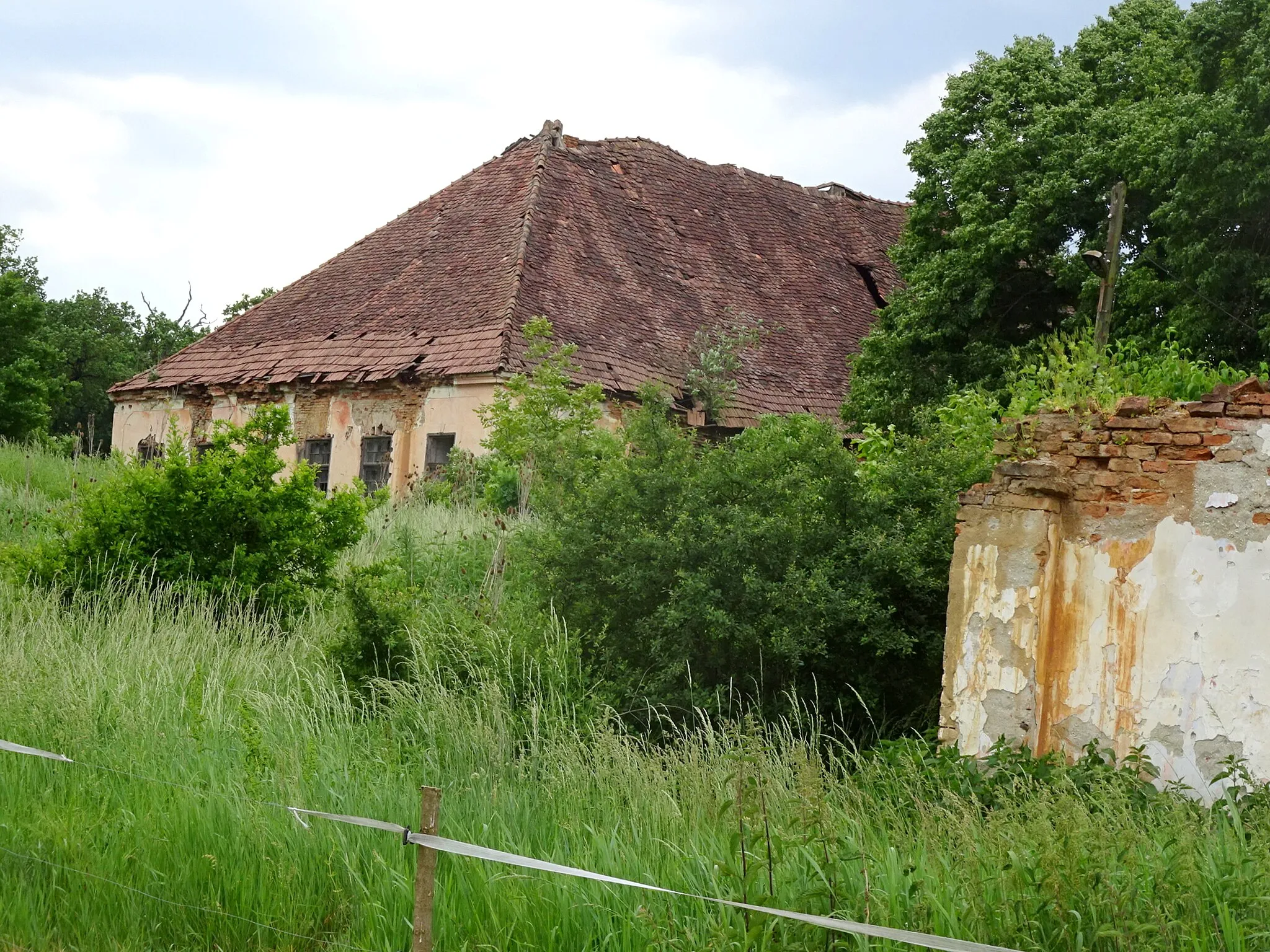 Photo showing: Somsics Castle in Chendu, Mureș County, Romania