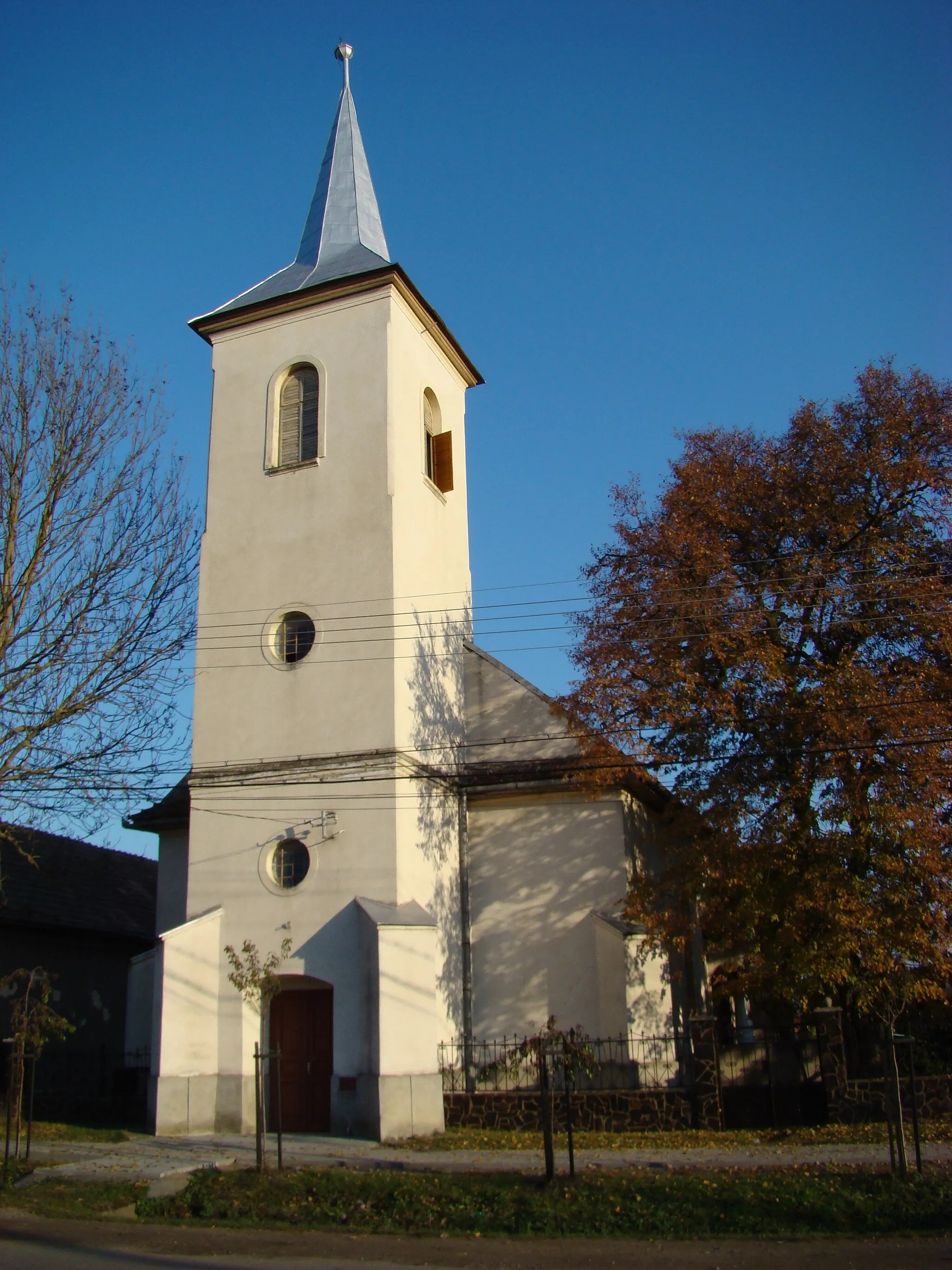 Photo showing: Biserica reformată din Glodeni, județul Mureș
