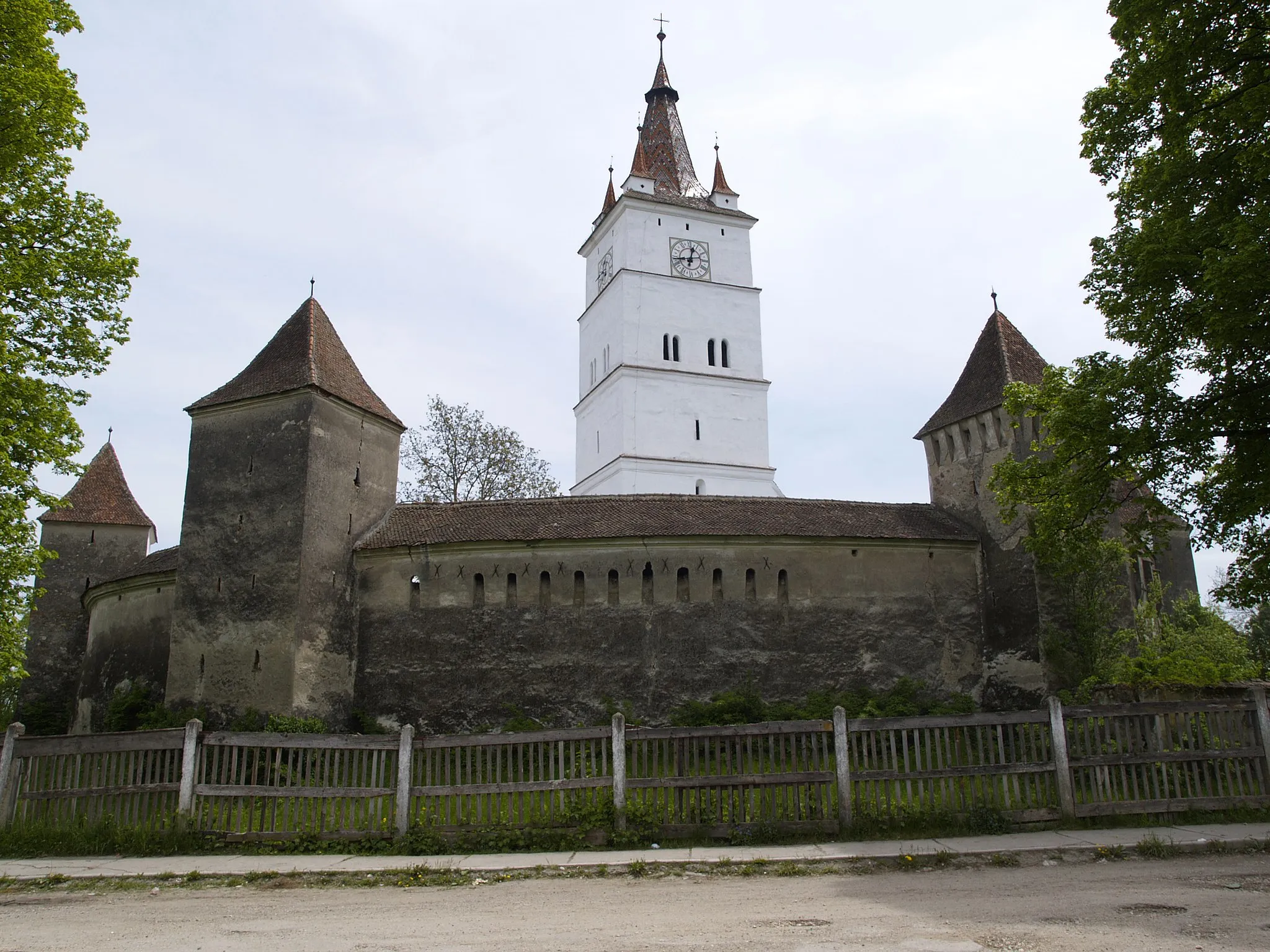 Photo showing: Honigberg (Hărman): Kirchenburg, Siebenbürgen, Romania