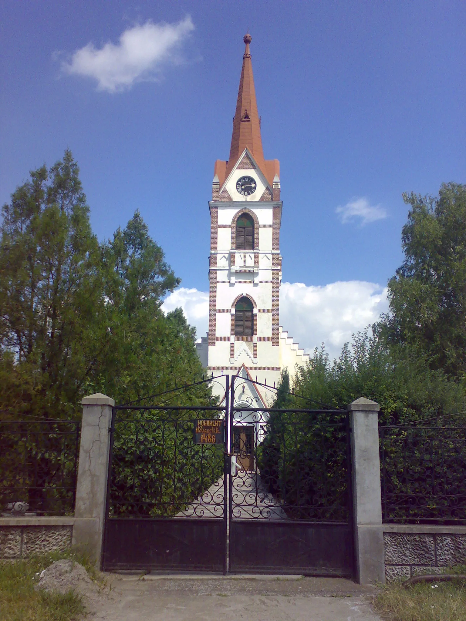 Photo showing: The Reformed church in Iernut.