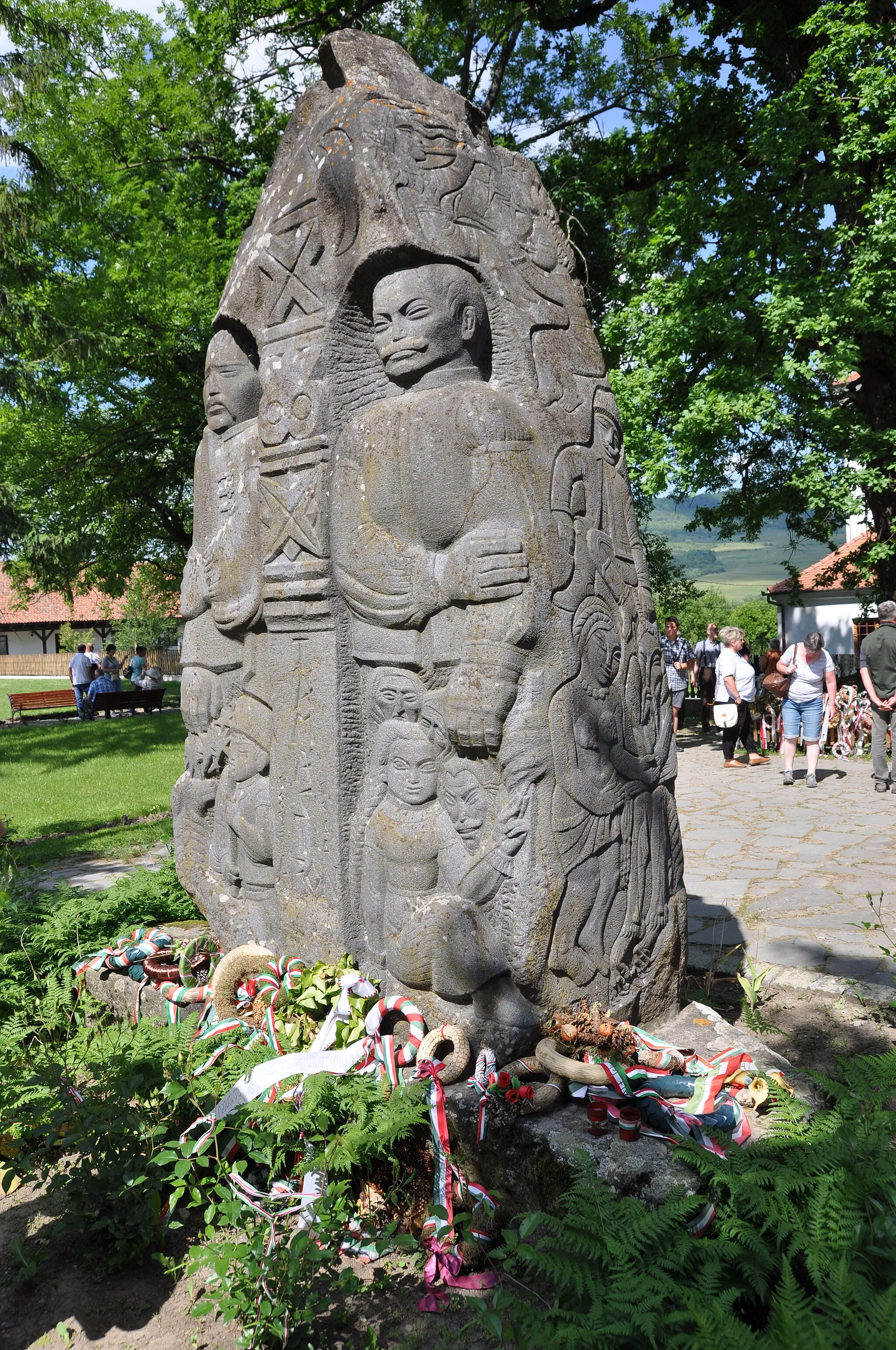 Photo showing: Erdély, Farkaslaka, Tamási Áron síremléke