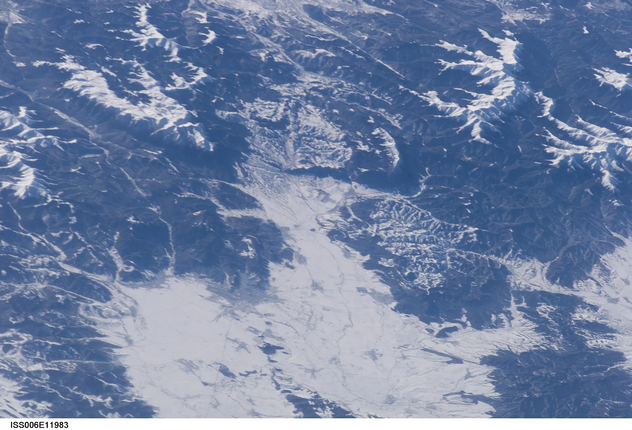 Photo showing: View of Romania taken during ISS Expedition 6.