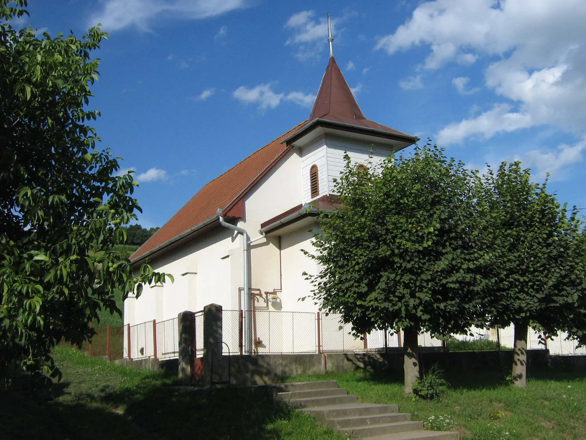 Photo showing: Reformed chrurch in Besa