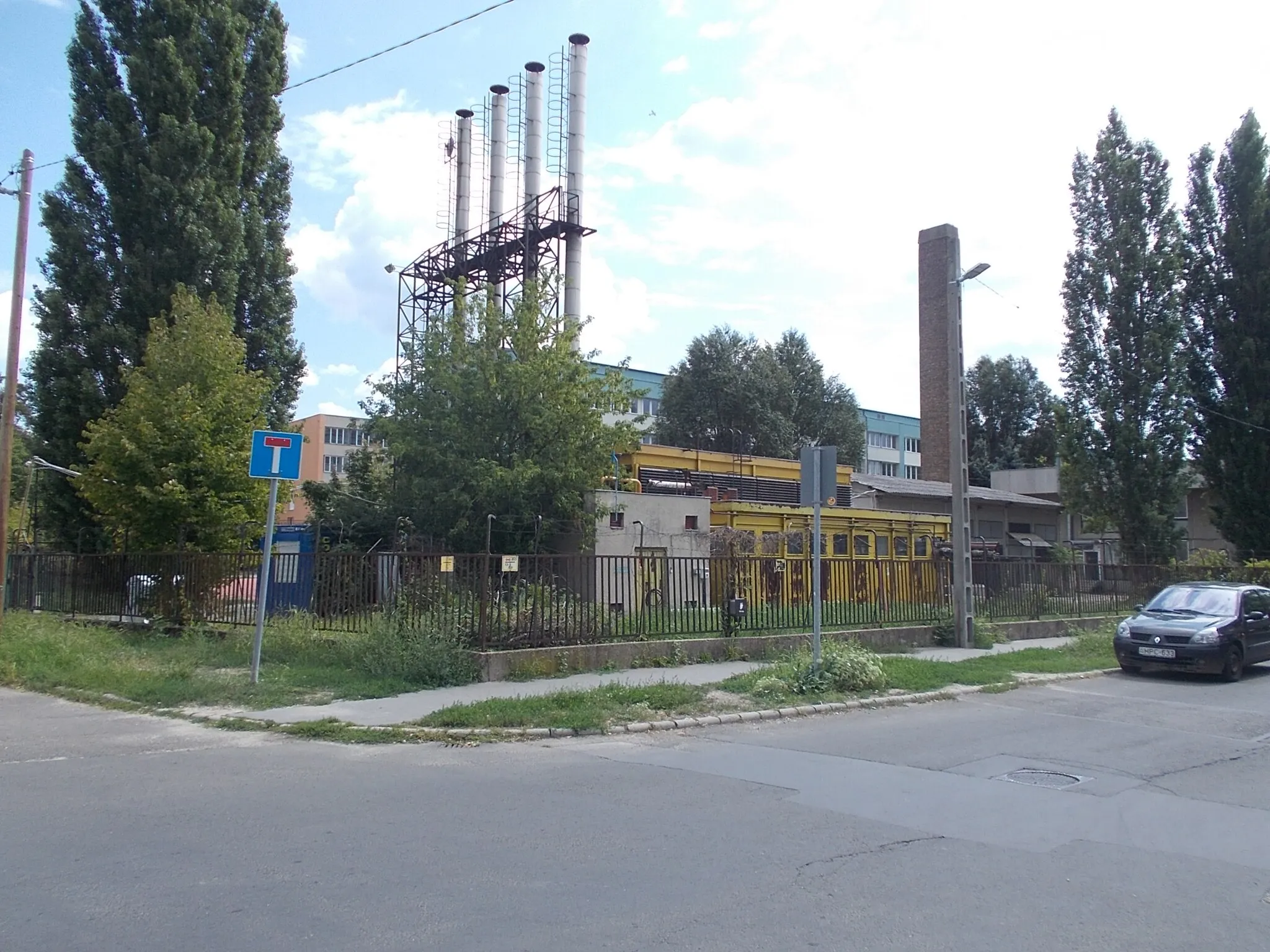 Photo showing: Heating center/boiler house at Eötvös Loránd University Márton Áron Szakkollégium (~Specialized Collage) Student Accomodation - 35 Kunigunda Street (Rádl árok Street corner), Kaszásdűlő neighbourhood, 3rd district of Budapest.