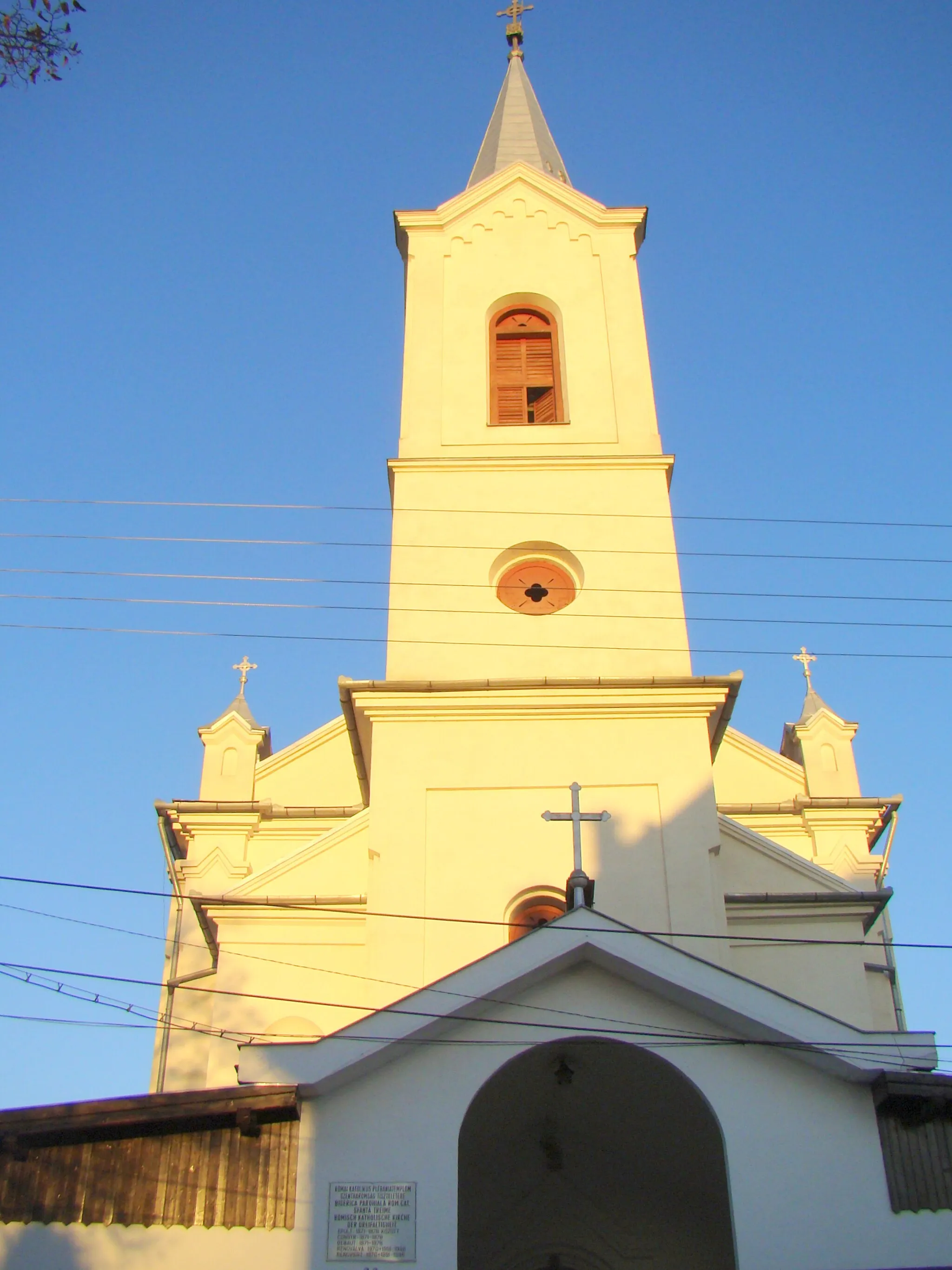 Photo showing: Biserica romano-catolică Sfânta Treime din Sovata, judeţul Mureş
