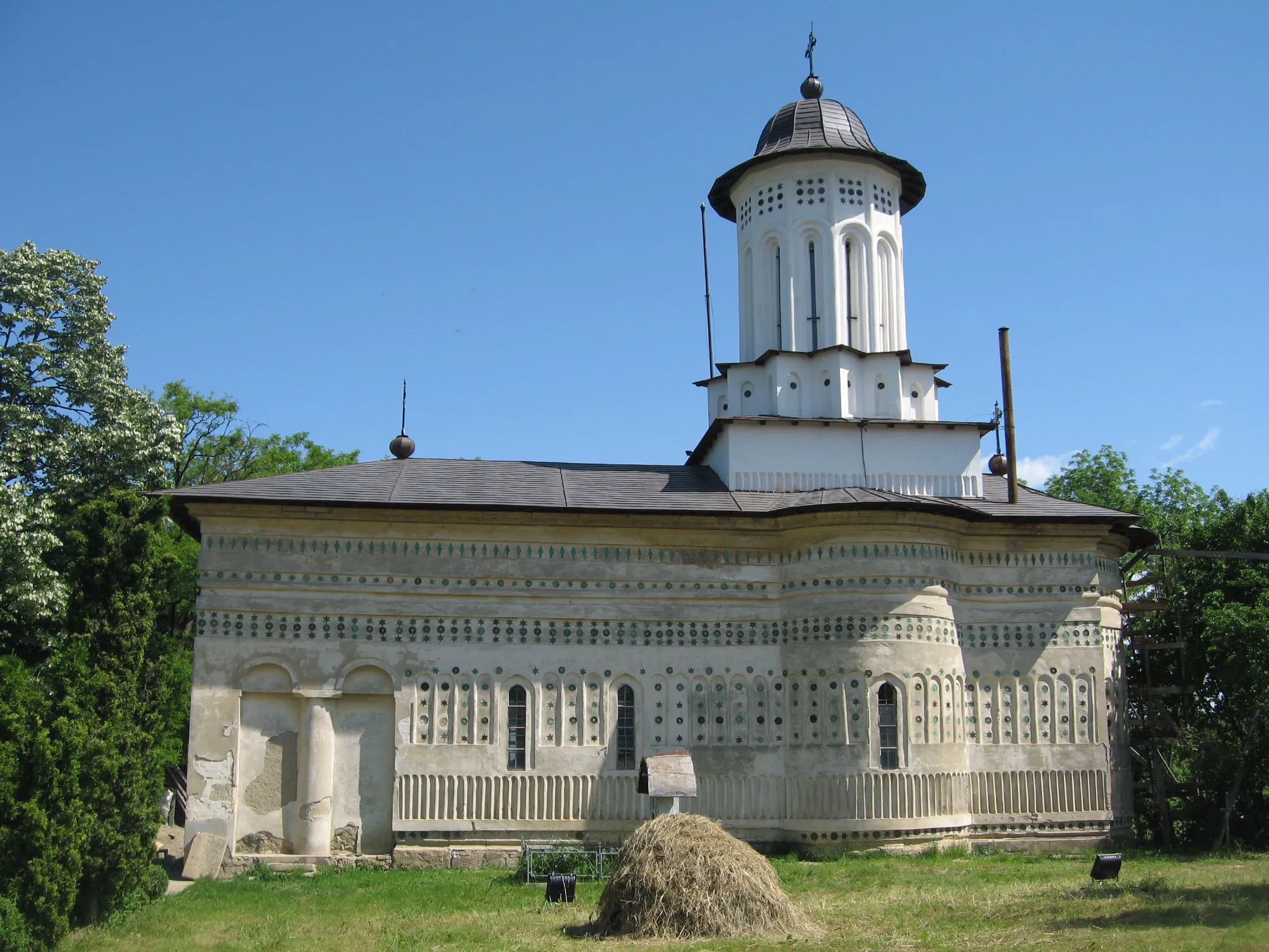 Photo showing: Mănăstirea Aroneanu