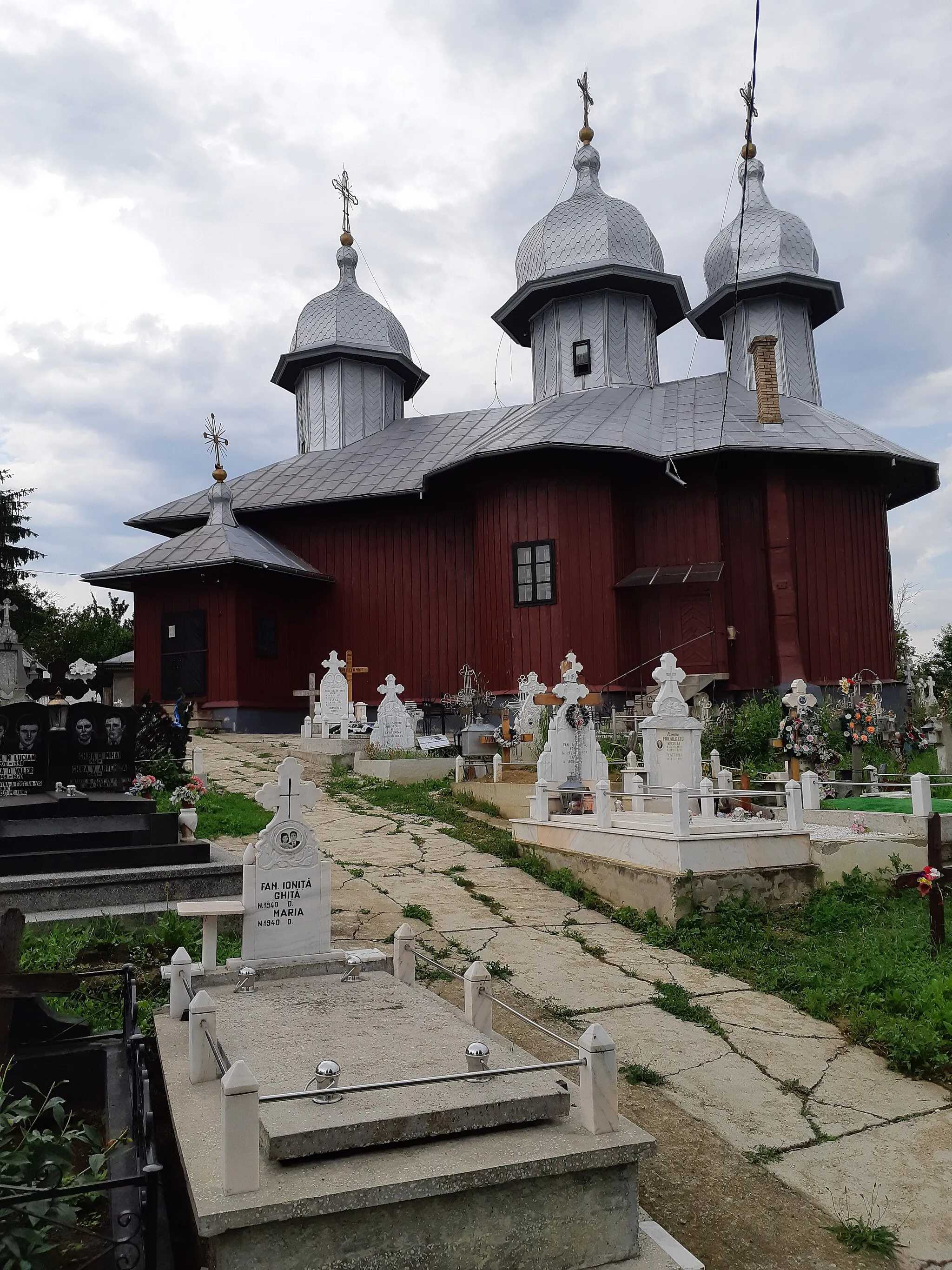 Photo showing: Biserica veche Sfântul Nicolae din Ghindăoani. Secolul XVII