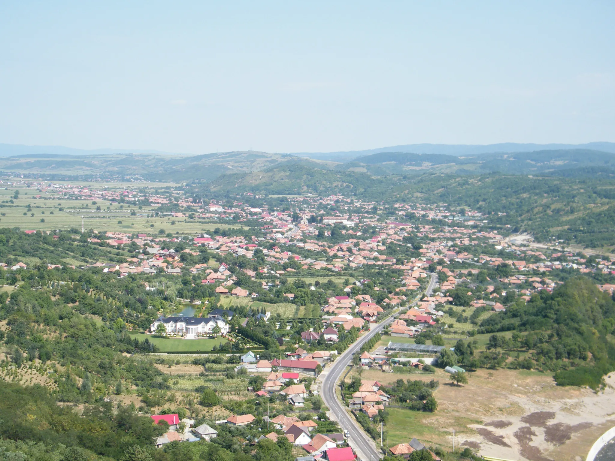 Photo showing: Vedere de pe Piatra Soimului.