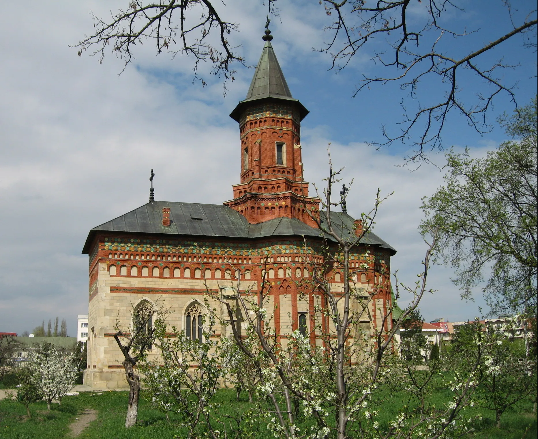 Photo showing: Biserica Sf. Gheorghe din Hârlău