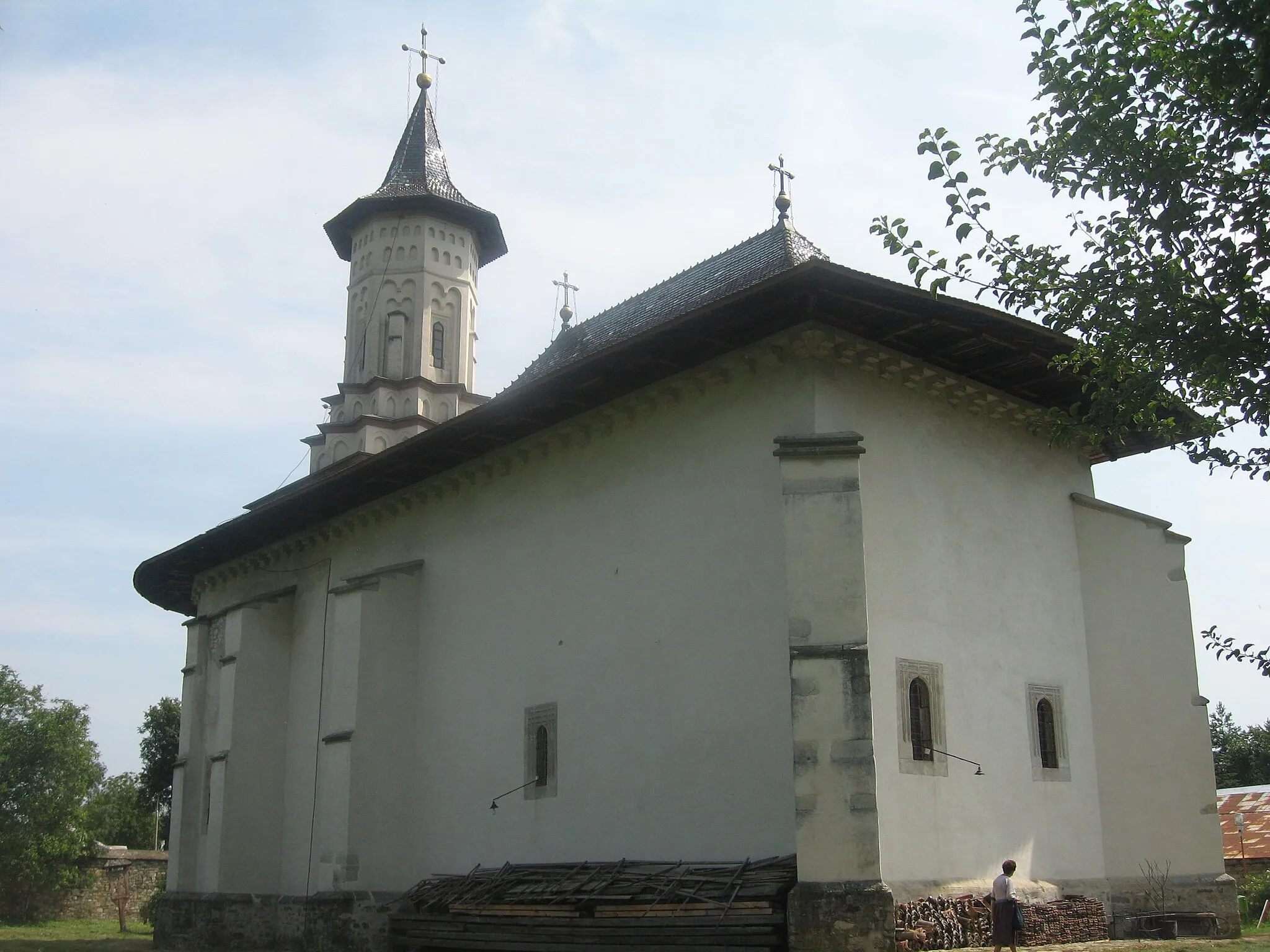 Photo showing: Biserica "Sf. Apostoli Petru și Pavel" din Solca