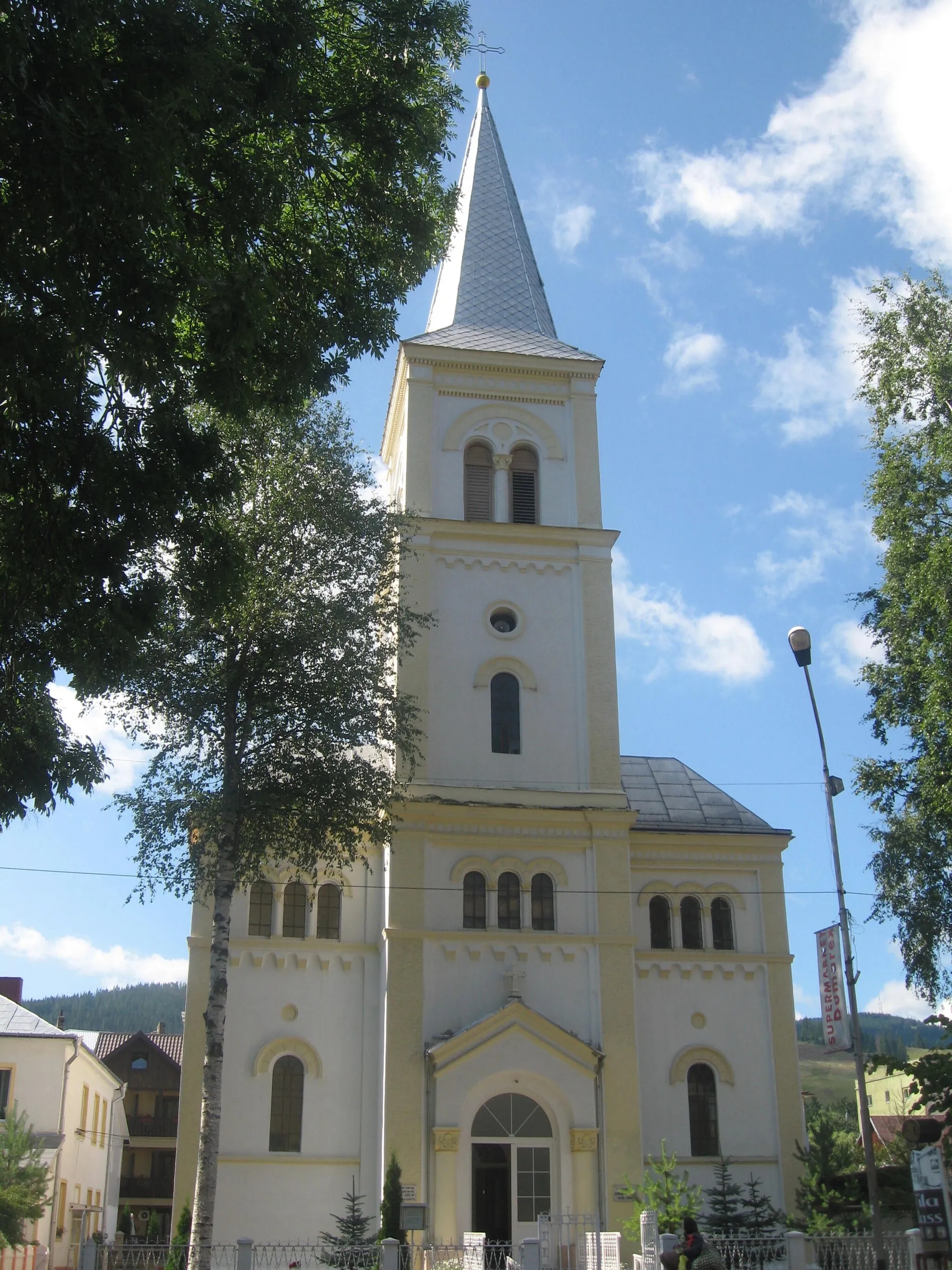 Photo showing: The Roman-Catholic Church in Vatra Dornei, Romania