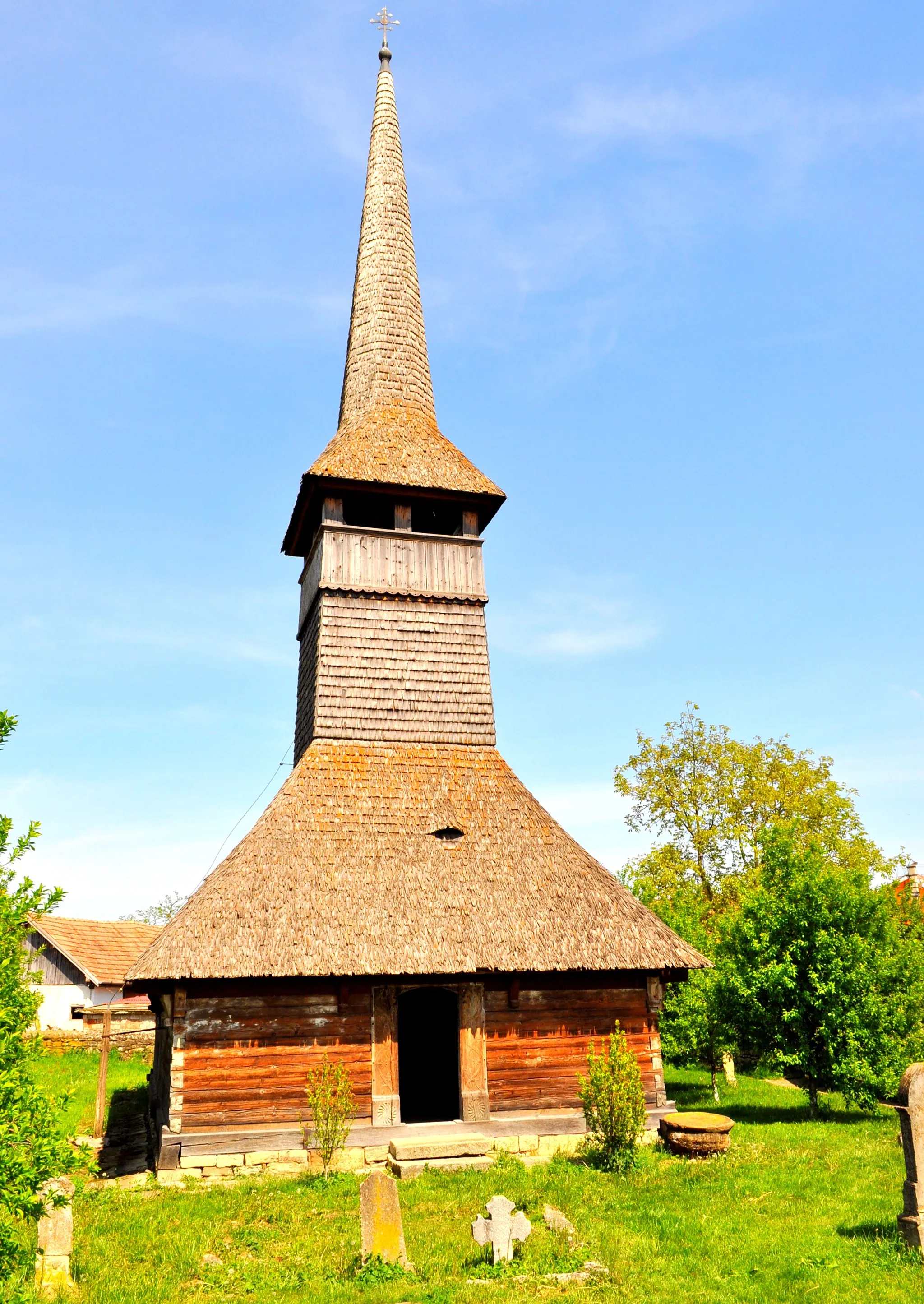 Photo showing: Biserica de lemn „Sf. Arhangheli Mihail și Gavriil”, sat Apahida; comuna Apahida	
Str. Crișan 14	1806