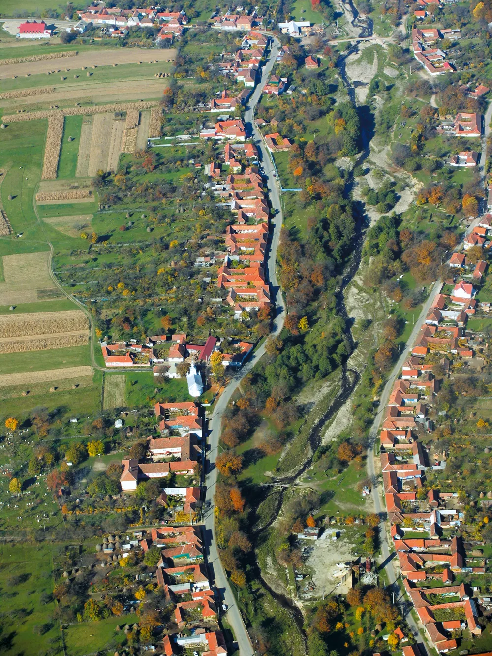 Photo showing: aerial view of Budureasa, Romania