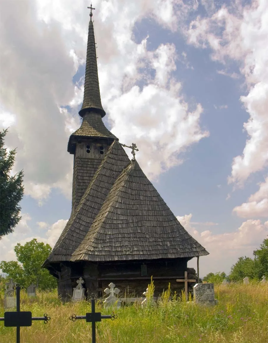 Photo showing: Stânceşti, Bihor, biserica de lemn, vedere dinspre răsărit.