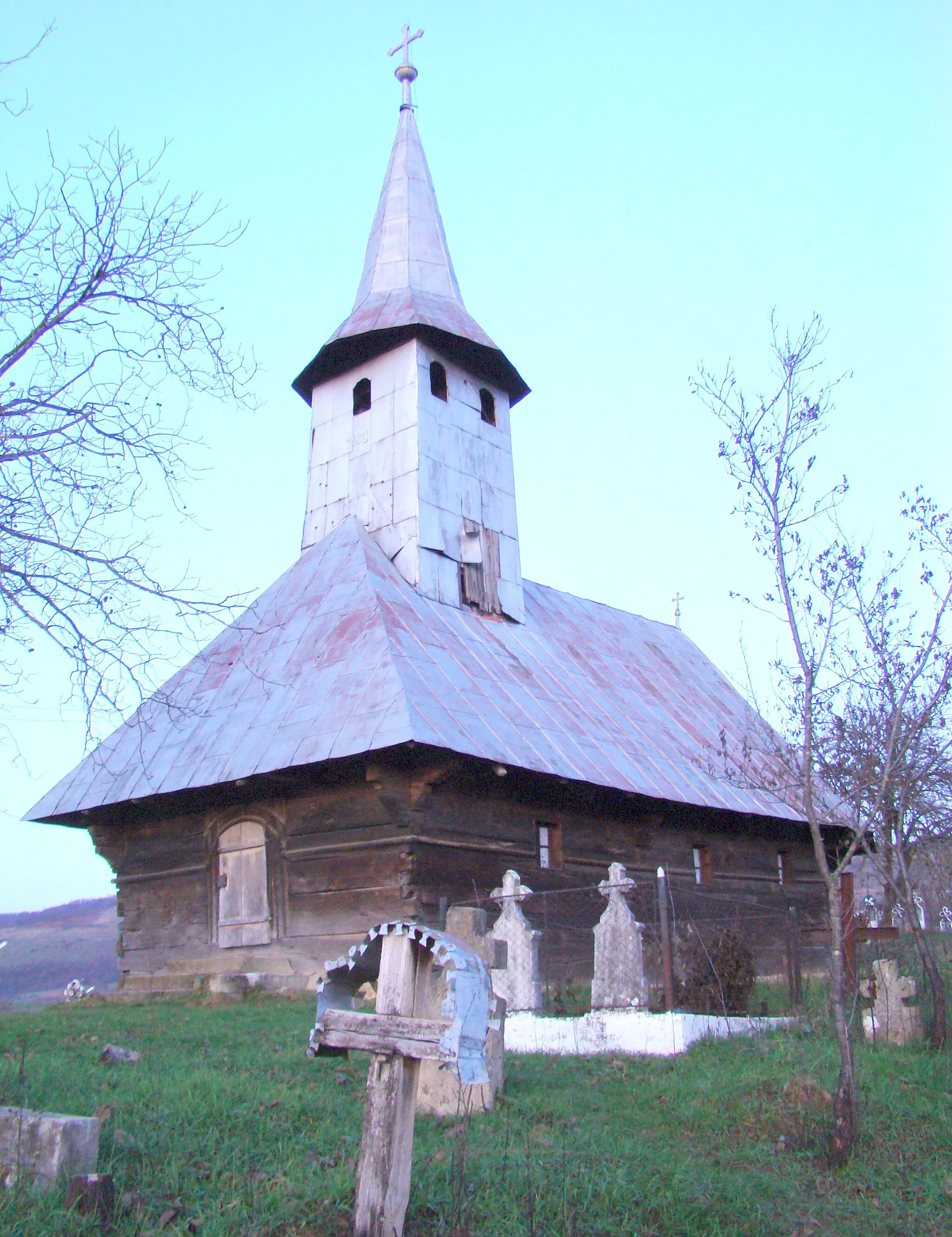 Photo showing: Biserica de lemn „Sf. Arhangheli Mihail și Gavriil”