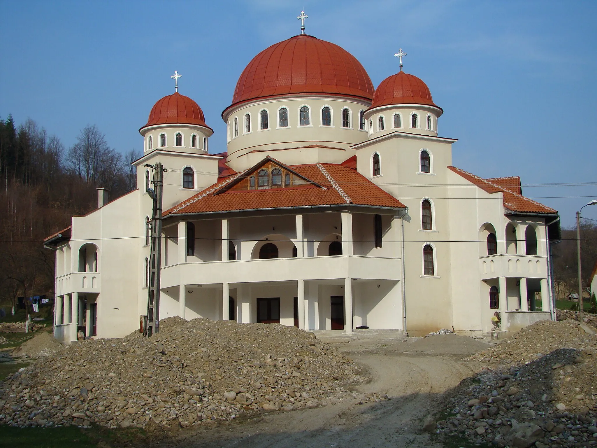 Photo showing: The orthodox stone church in Valea Cășeielului, Cluj county, Romania