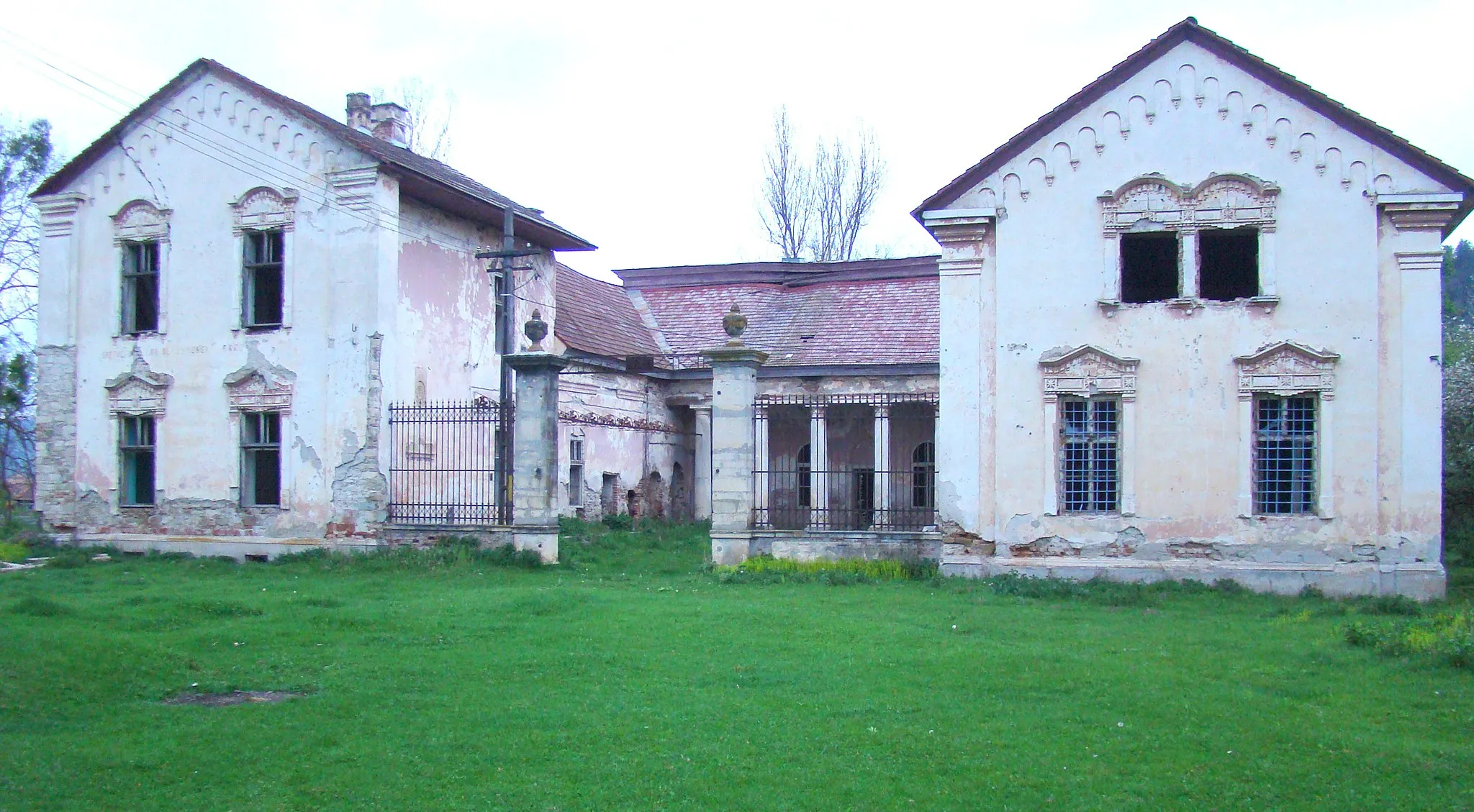 Photo showing: Castelul Bethlen, sat Dragu; comuna Dragu, judeţul Sălaj