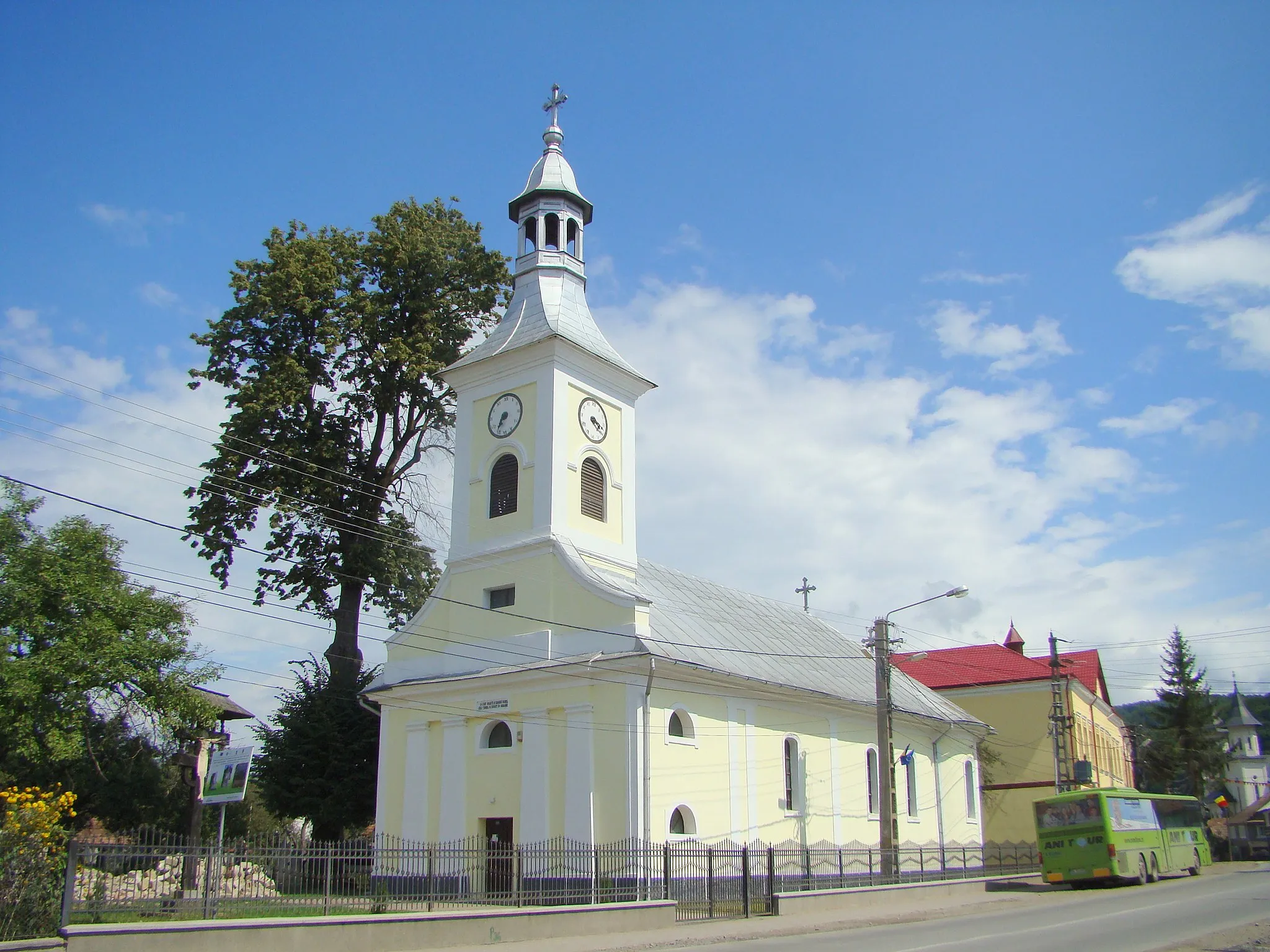 Photo showing: Biserica ortodoxă „Sf. Arhangheli Mihail și Gavriil”, sat Feldru; comuna Feldru
