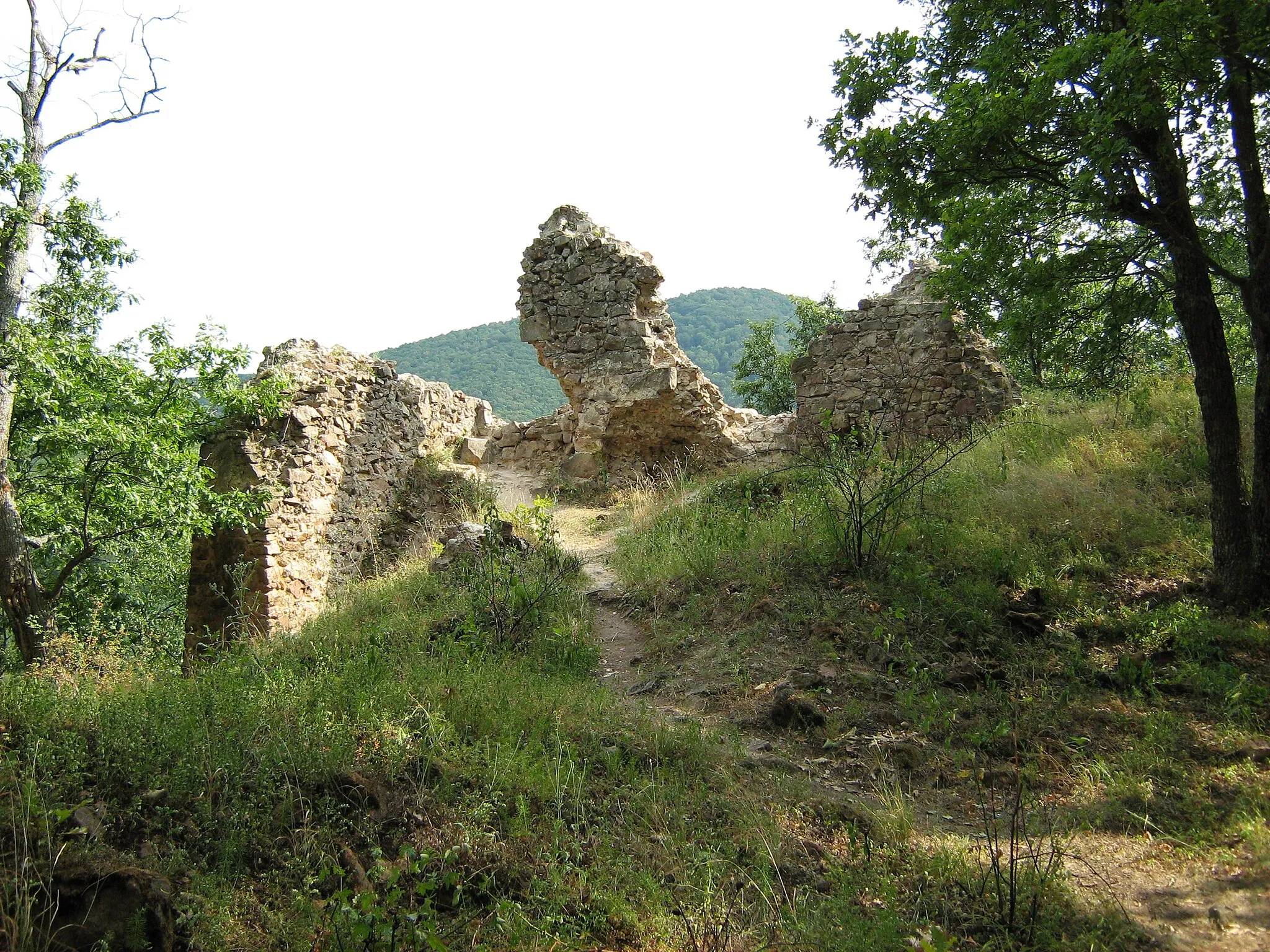 Photo showing: Bélavar Castle, Bihor county