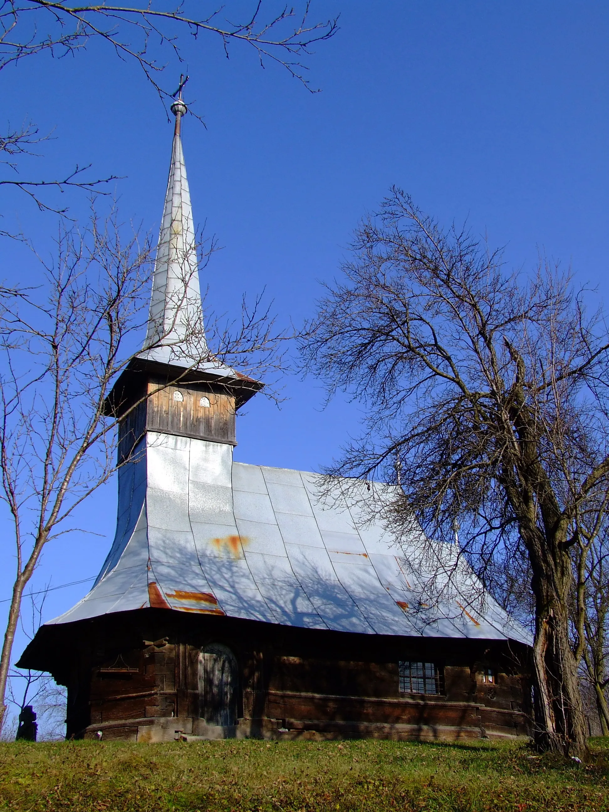 Photo showing: Biserica de lemn din Vădurele, Sălaj.
Autor: Bogdan Ilieş

Data: noiembrie 2006