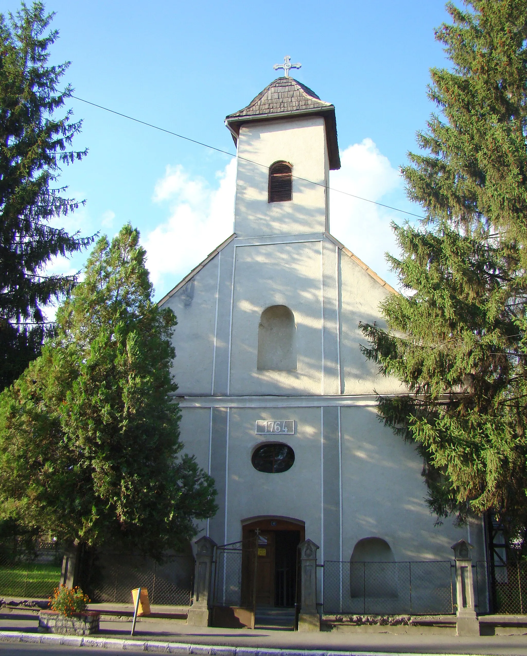 Photo showing: Roman-Catholic church in Năsăud, Bistriţa-Năsăud county, Romania